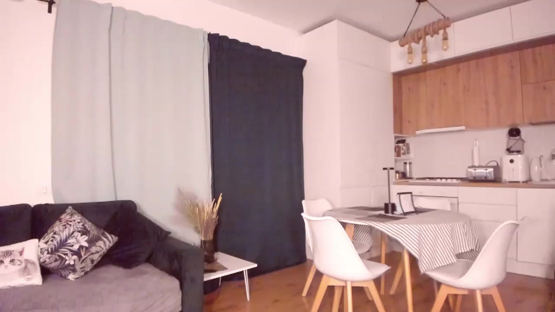 Gallery image thumbnail from CoolElissa's myfreecams stream on, 07/12/2023, 02:08 image 15 of 20