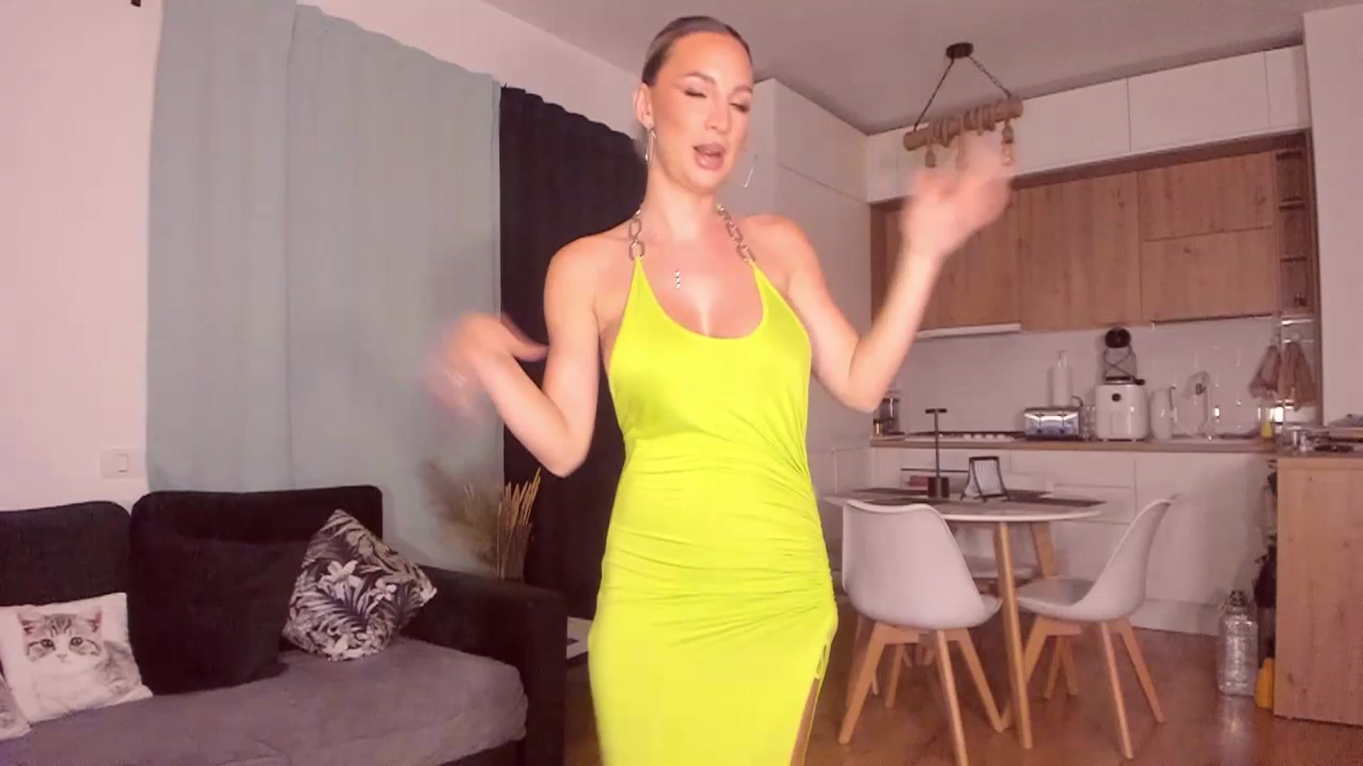 Gallery image thumbnail from CoolElissa's myfreecams stream on, 07/20/2023, 01:47 image 1 of 20