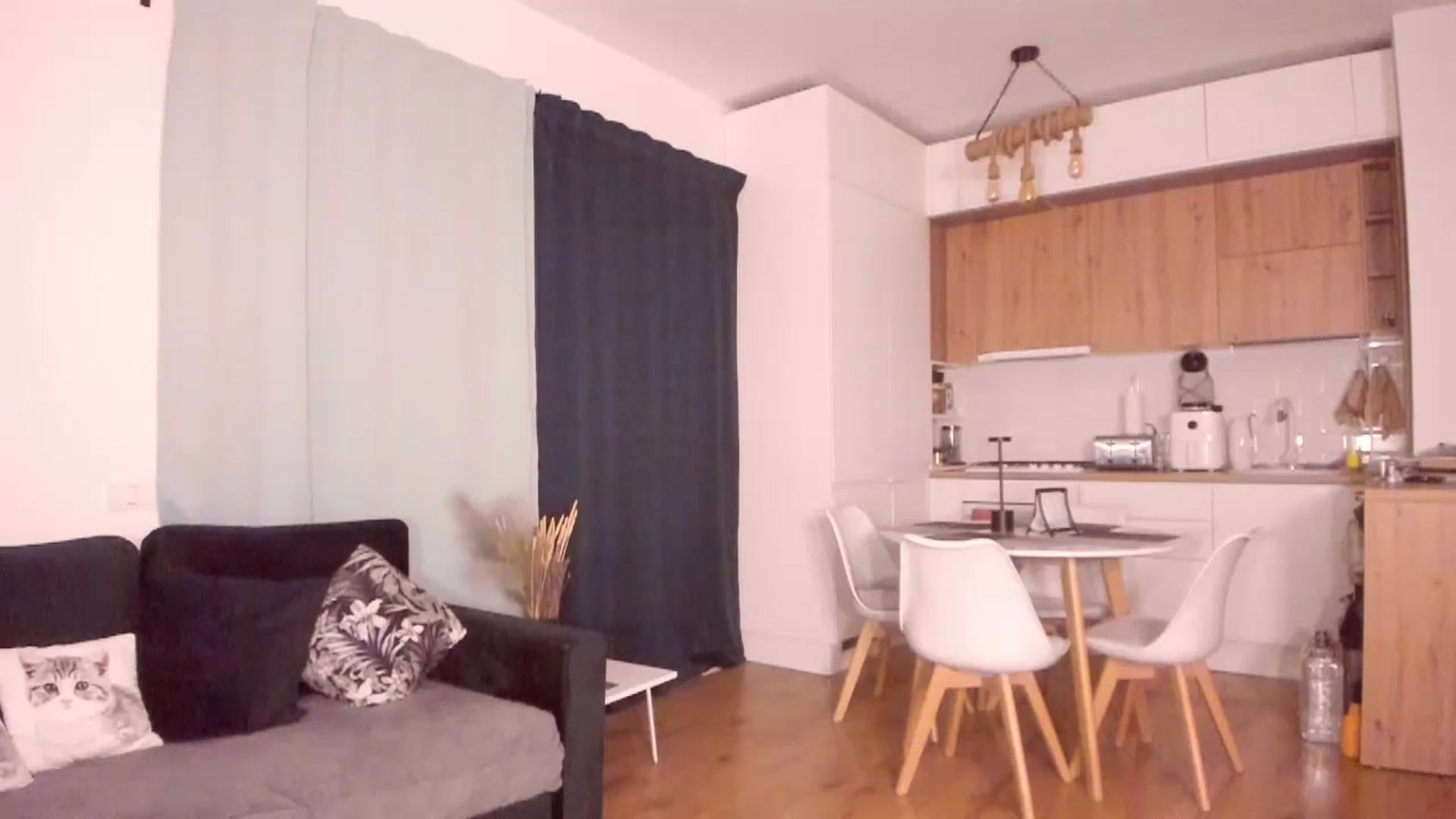 Gallery image thumbnail from CoolElissa's myfreecams stream on, 07/20/2023, 01:47 image 11 of 20