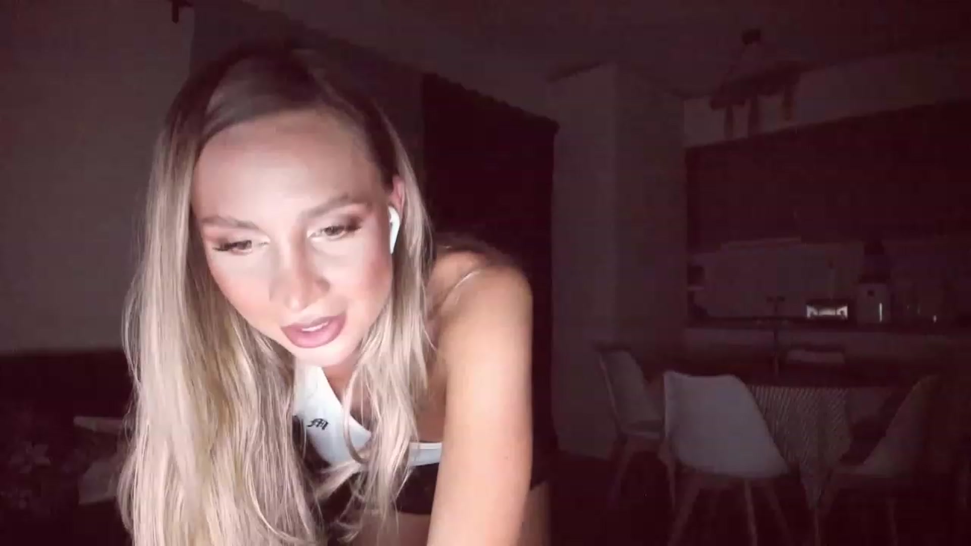 Gallery image thumbnail from CoolElissa's myfreecams stream on, 08/27/2023, 02:52 image 15 of 20