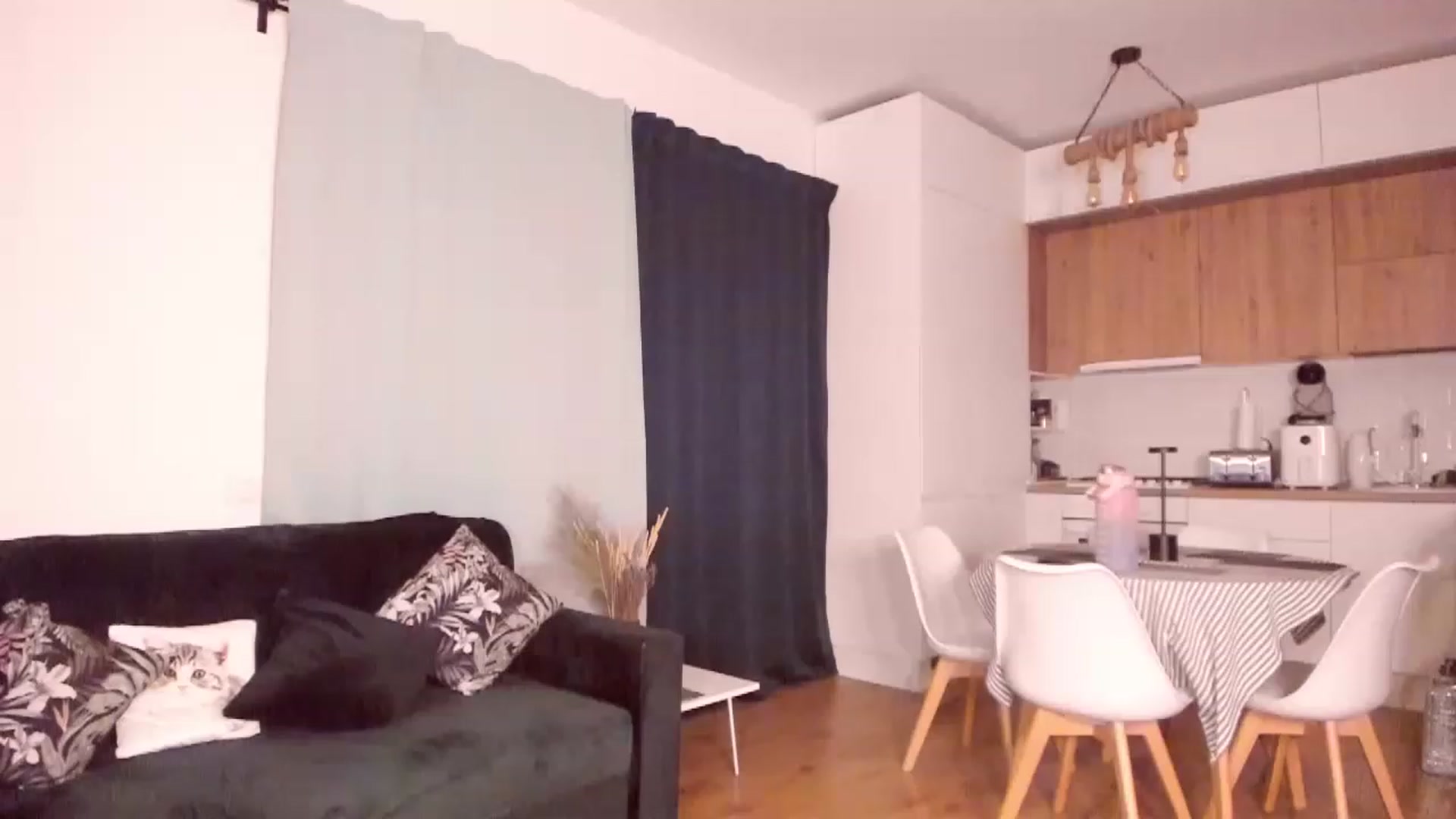 Gallery image thumbnail from CoolElissa's myfreecams stream on, 08/27/2023, 02:52 image 7 of 20