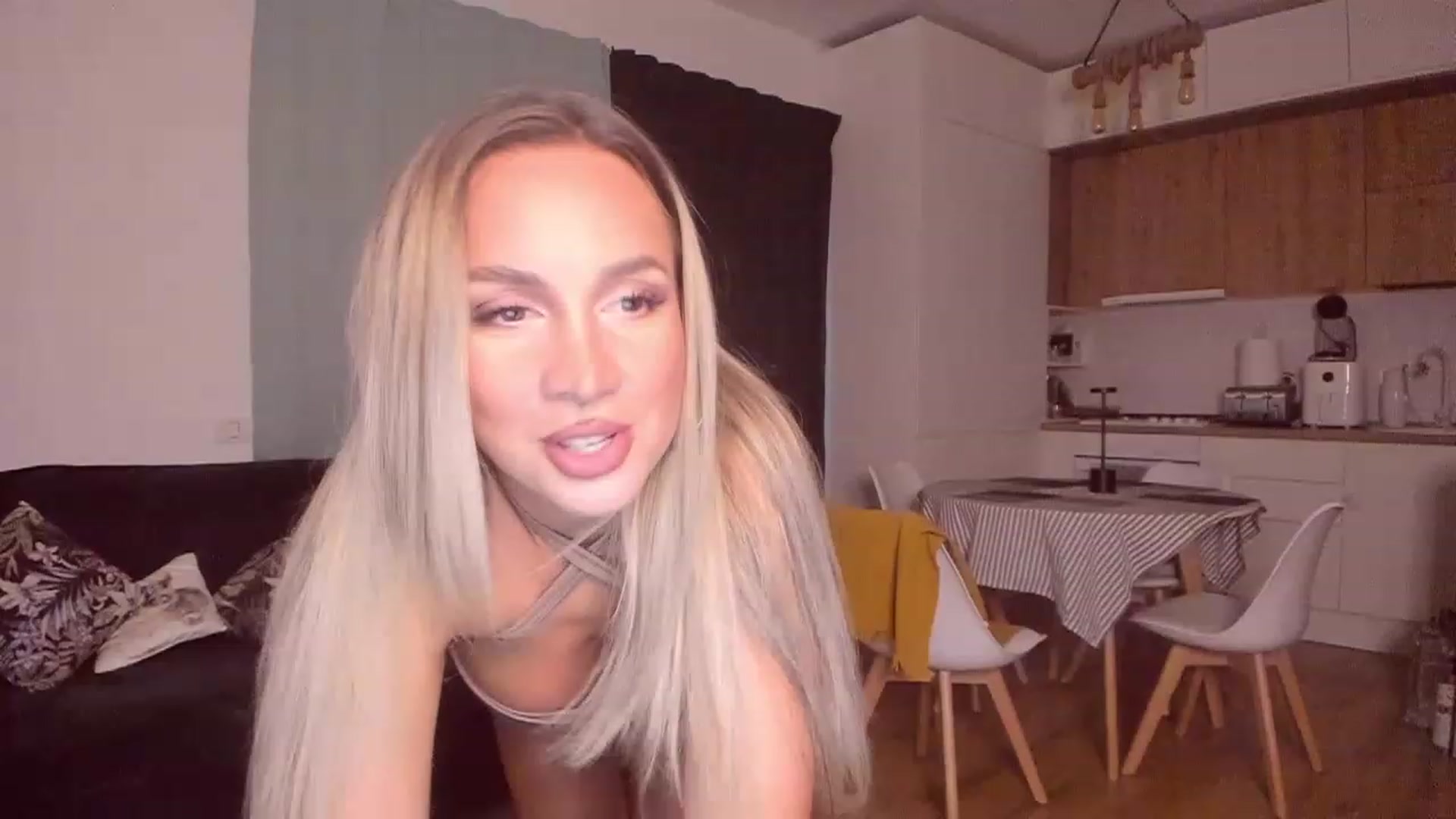 Gallery image thumbnail from CoolElissa's myfreecams stream on, 08/28/2023, 03:46 image 12 of 20