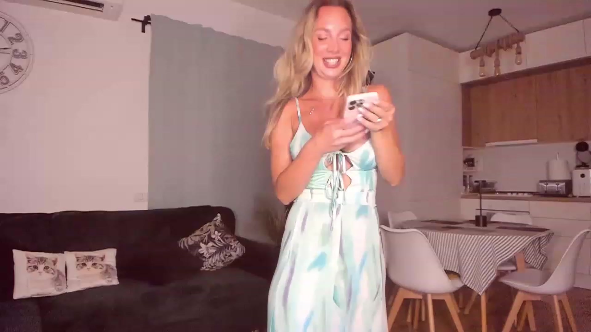 Gallery image thumbnail from CoolElissa's myfreecams stream on, 08/29/2023, 03:10 image 8 of 20