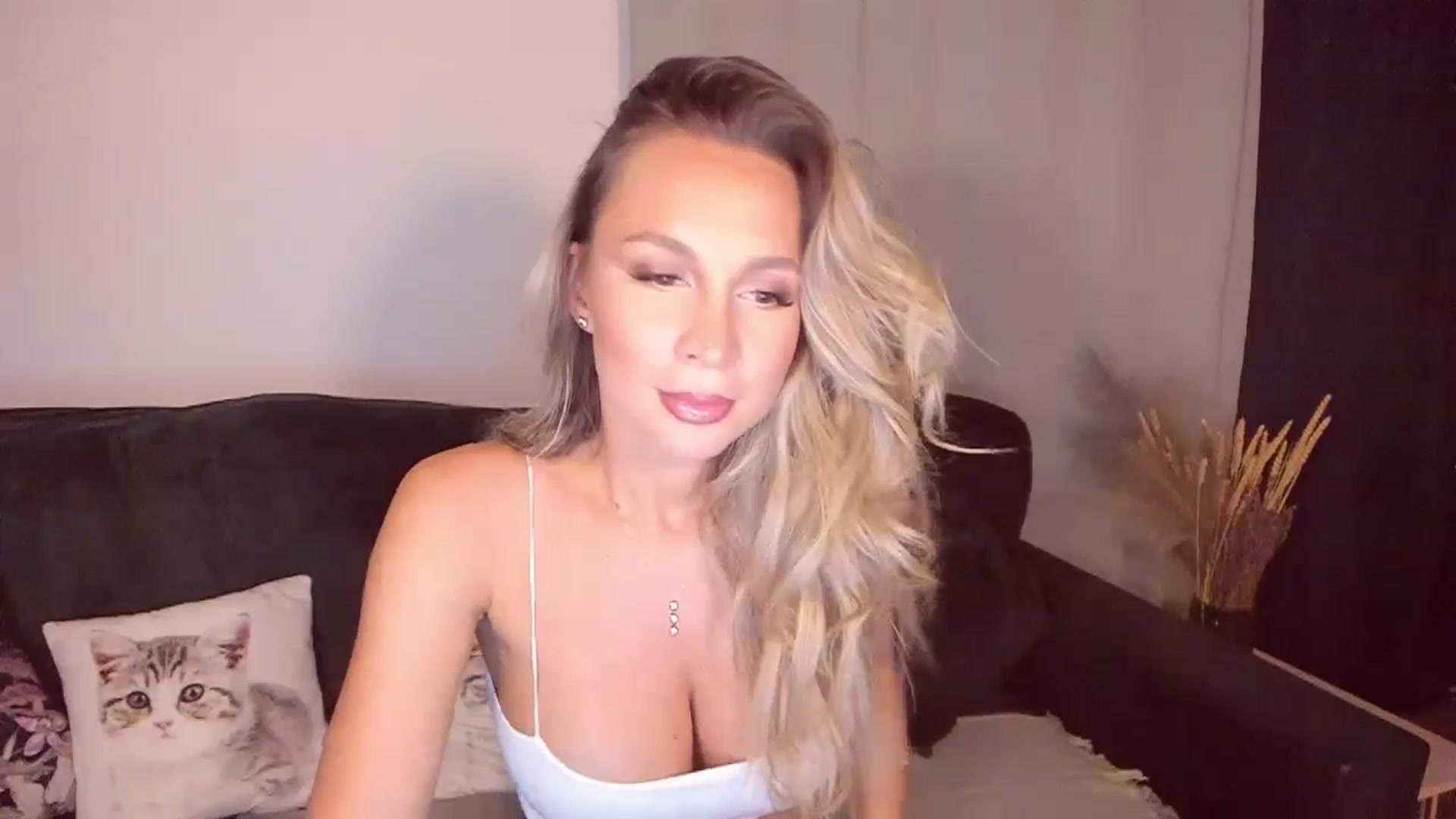 Gallery image thumbnail from CoolElissa's myfreecams stream on, 09/23/2023, 06:08 image 10 of 20
