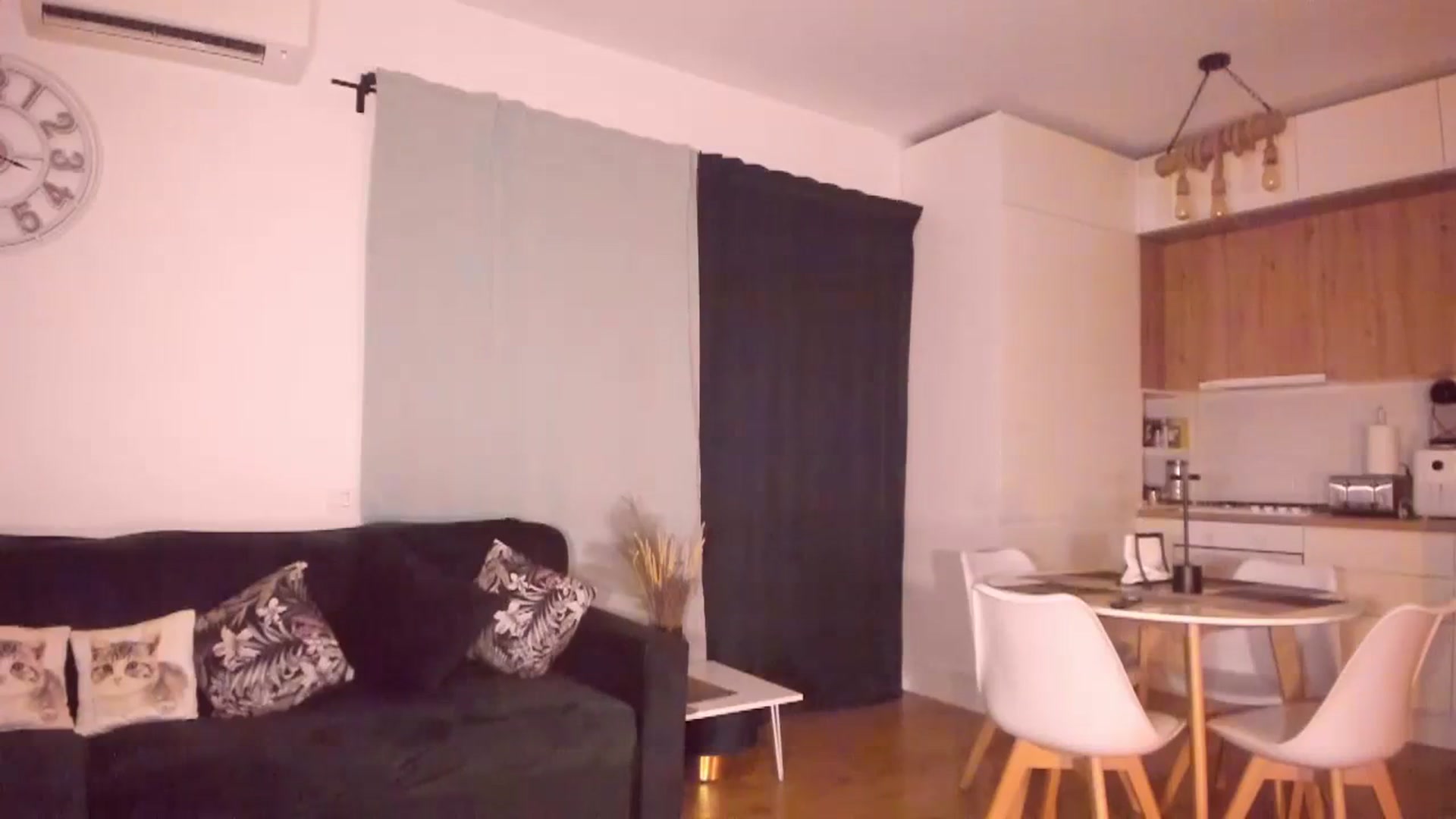 Gallery image thumbnail from CoolElissa's myfreecams stream on, 09/25/2023, 01:06 image 17 of 20