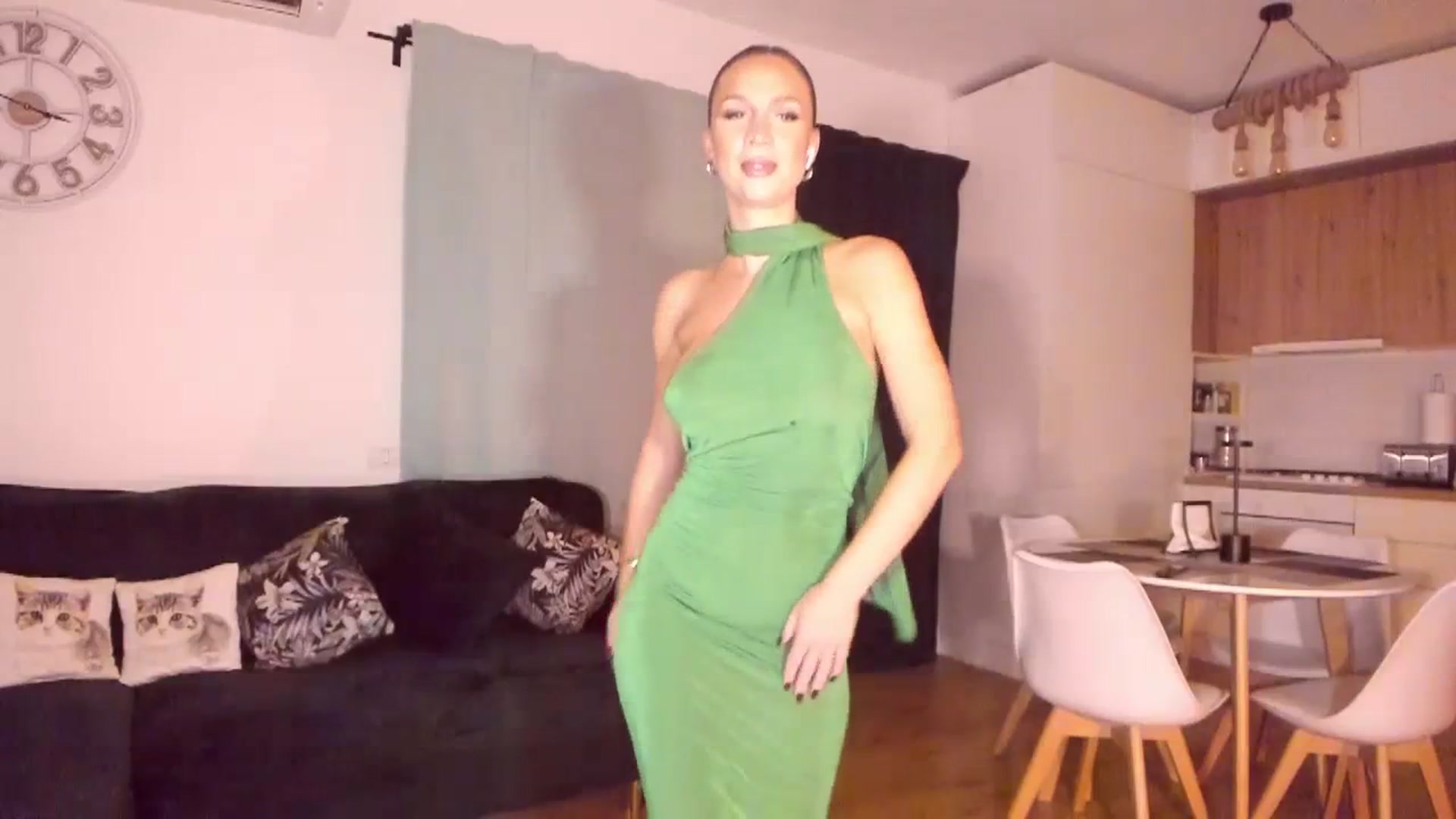 Gallery image thumbnail from CoolElissa's myfreecams stream on, 09/25/2023, 01:06 image 3 of 20