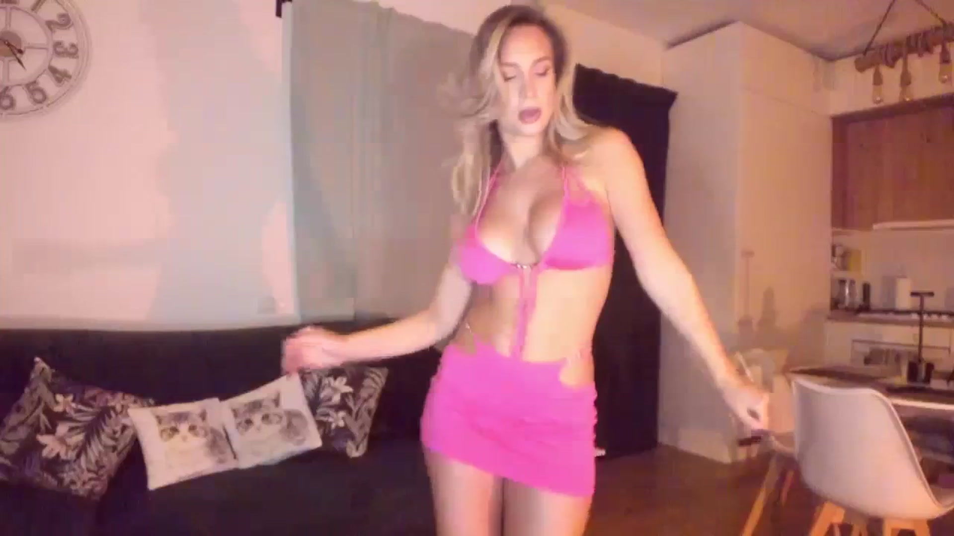 Gallery image thumbnail from CoolElissa's myfreecams stream on, 10/07/2023, 02:11 image 5 of 20