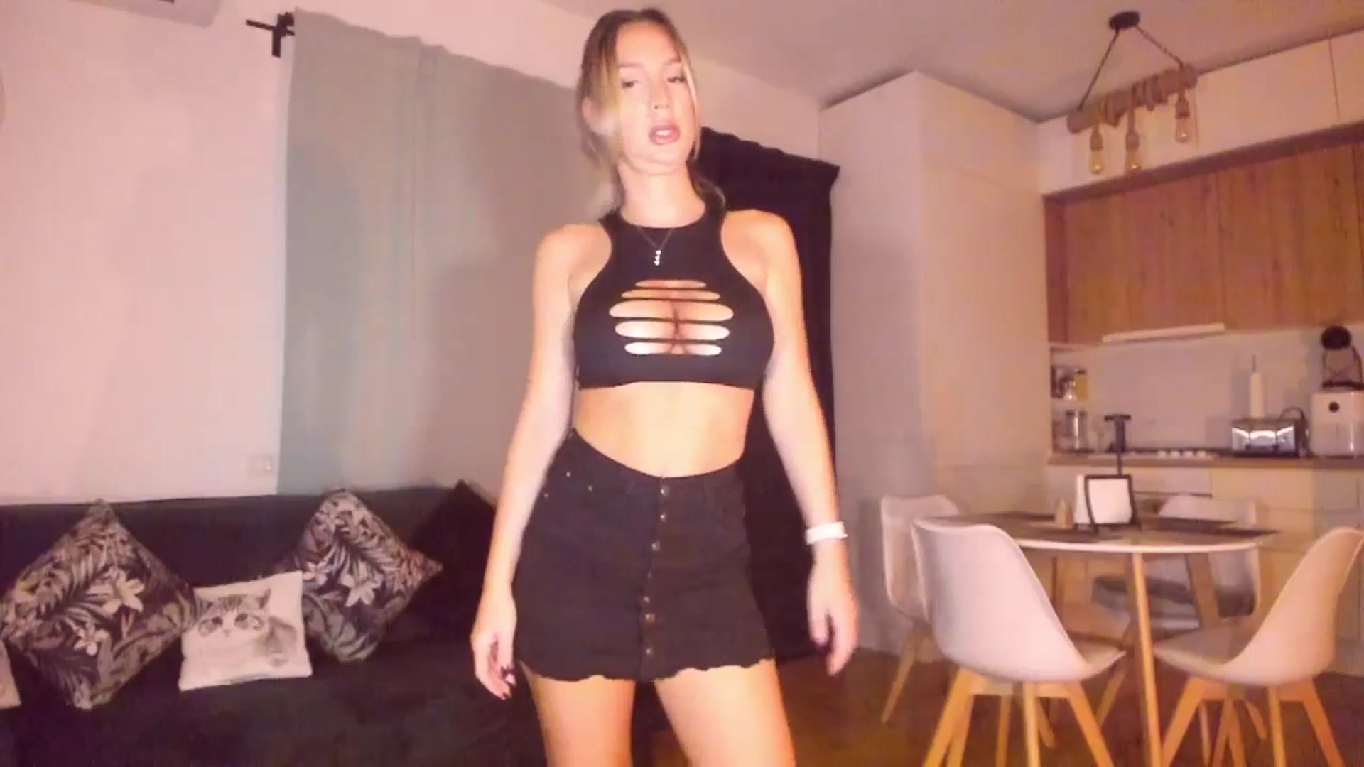 Gallery image thumbnail from CoolElissa's myfreecams stream on, 10/10/2023, 03:14 image 5 of 20