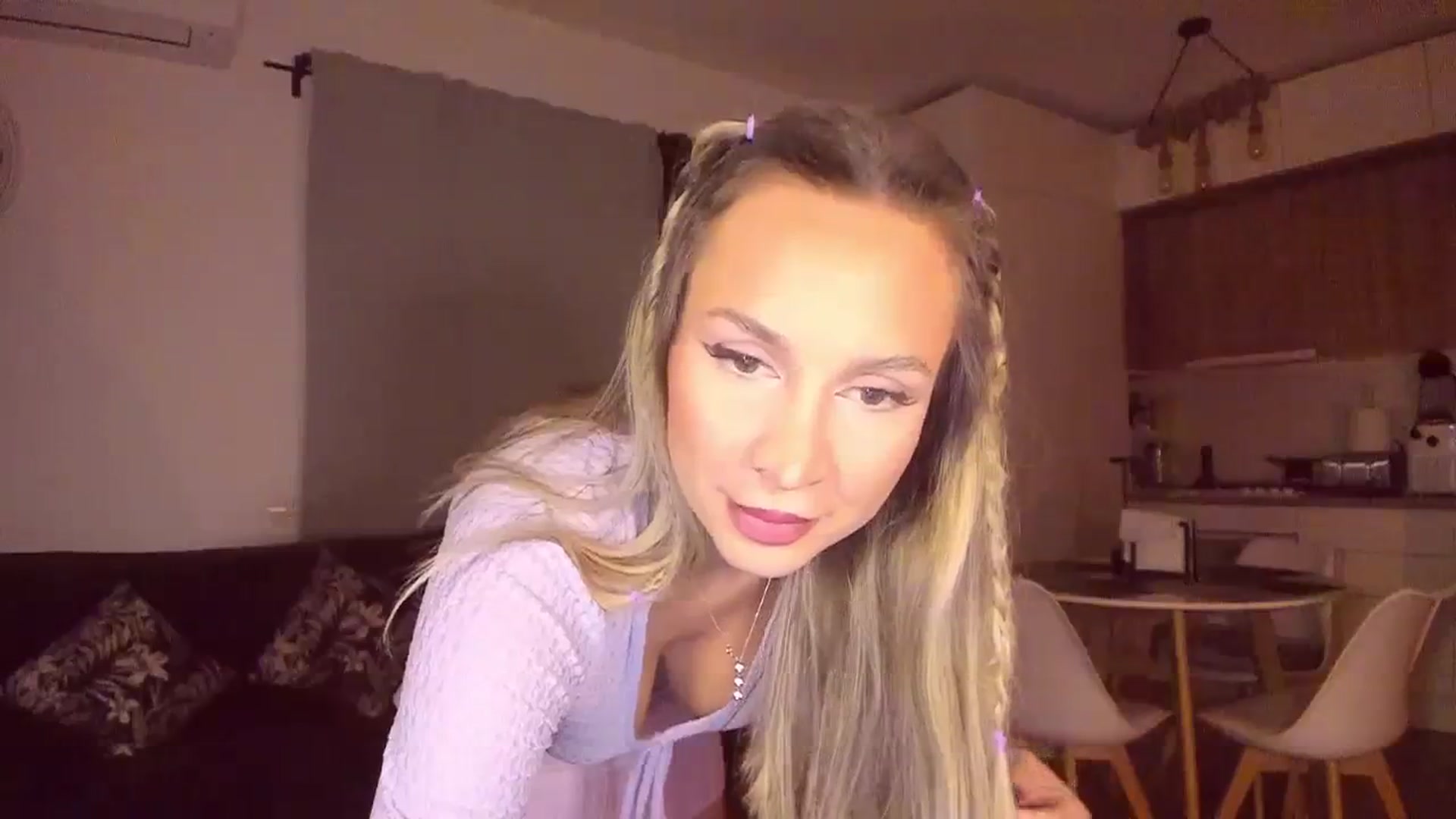 Gallery image thumbnail from CoolElissa's myfreecams stream on, 10/12/2023, 01:33 image 18 of 20