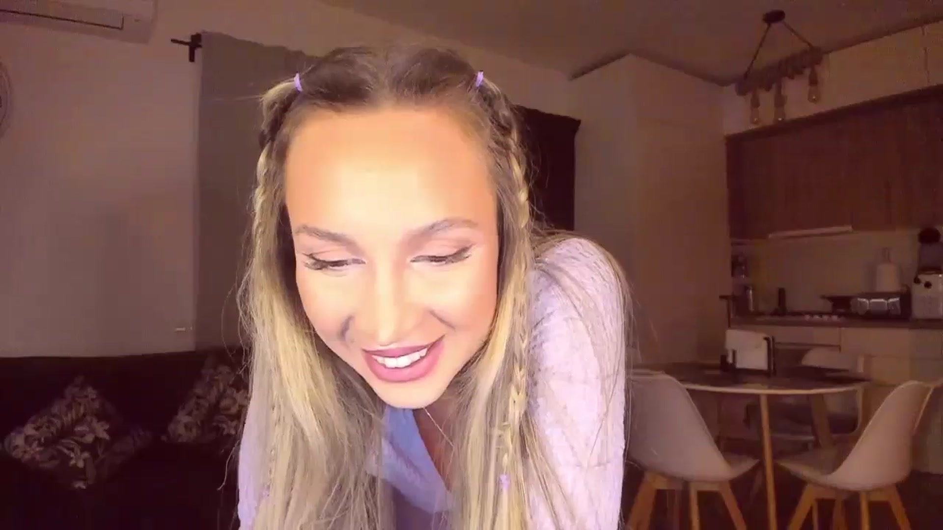 Gallery image thumbnail from CoolElissa's myfreecams stream on, 10/12/2023, 01:33 image 17 of 20
