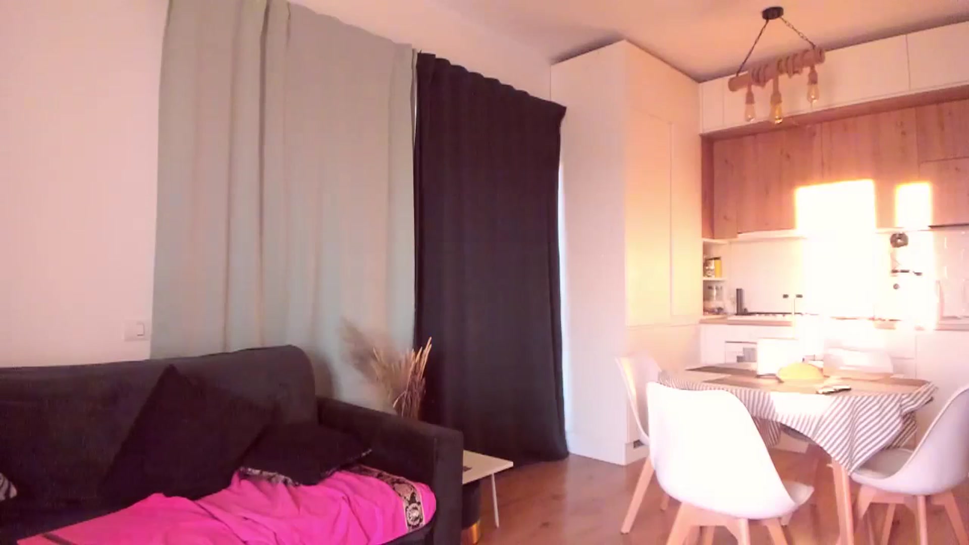 Gallery image thumbnail from CoolElissa's myfreecams stream on, 10/17/2023, 05:46 image 14 of 20