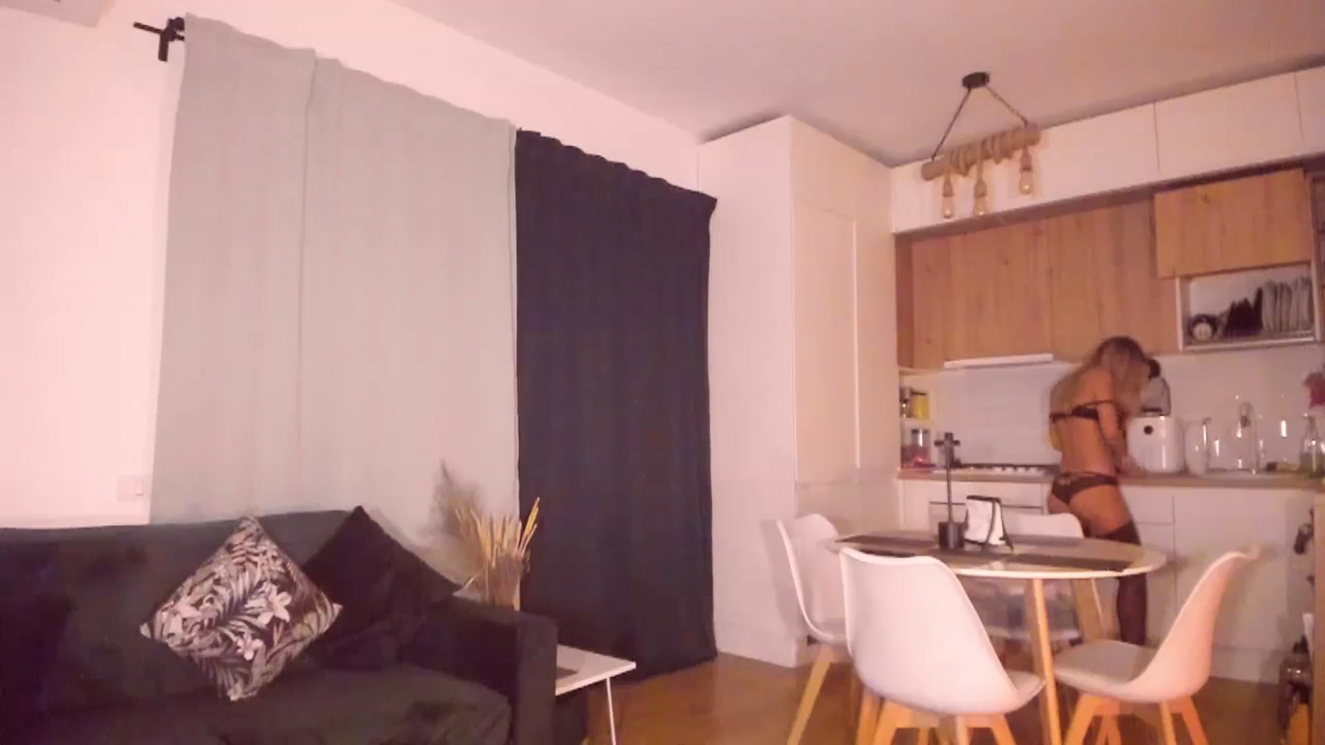 Gallery image thumbnail from CoolElissa's myfreecams stream on, 10/20/2023, 02:43 image 12 of 20