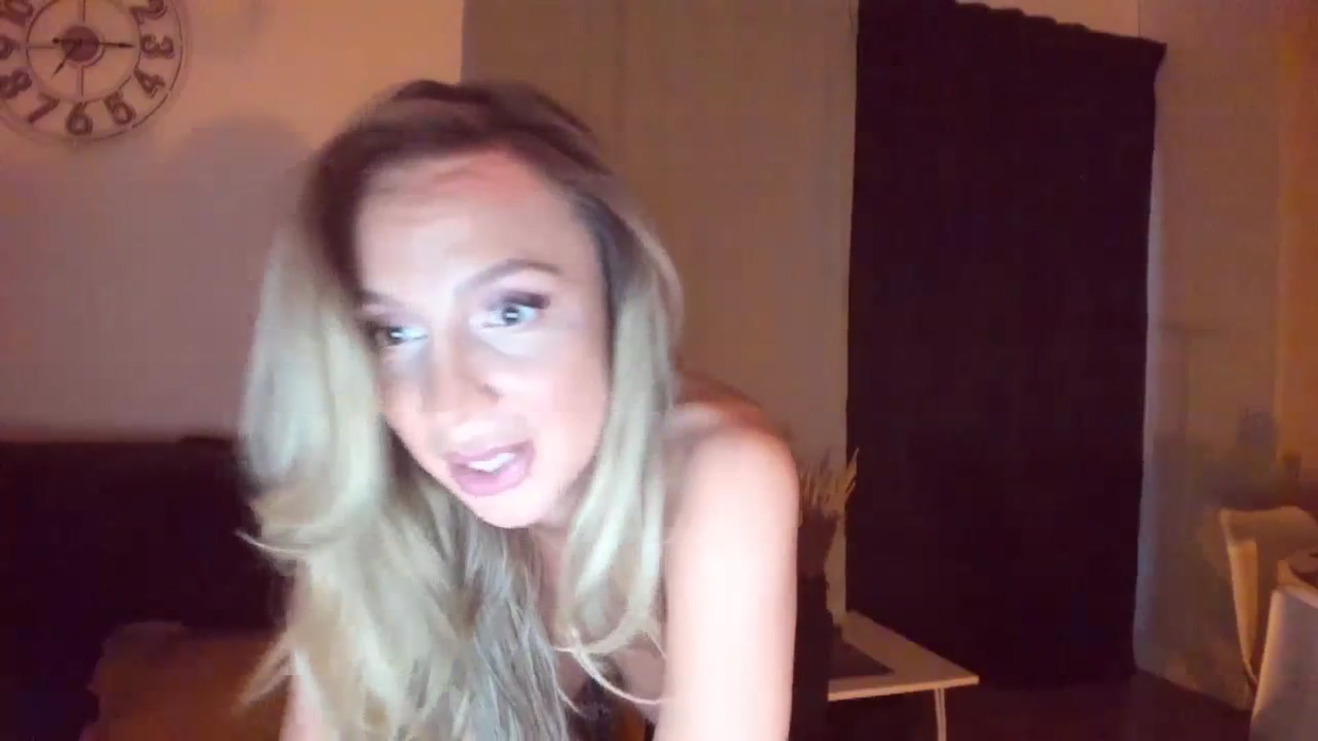 Gallery image thumbnail from CoolElissa's myfreecams stream on, 10/20/2023, 05:43 image 10 of 20