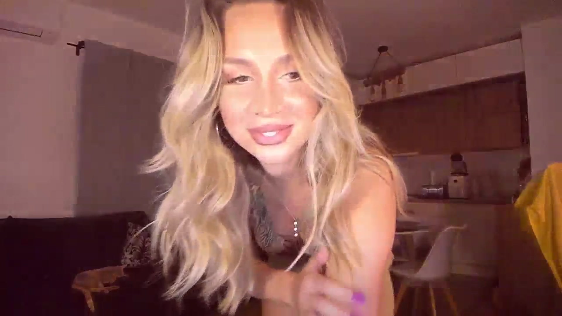 Gallery image thumbnail from CoolElissa's myfreecams stream on, 10/24/2023, 01:54 image 14 of 20