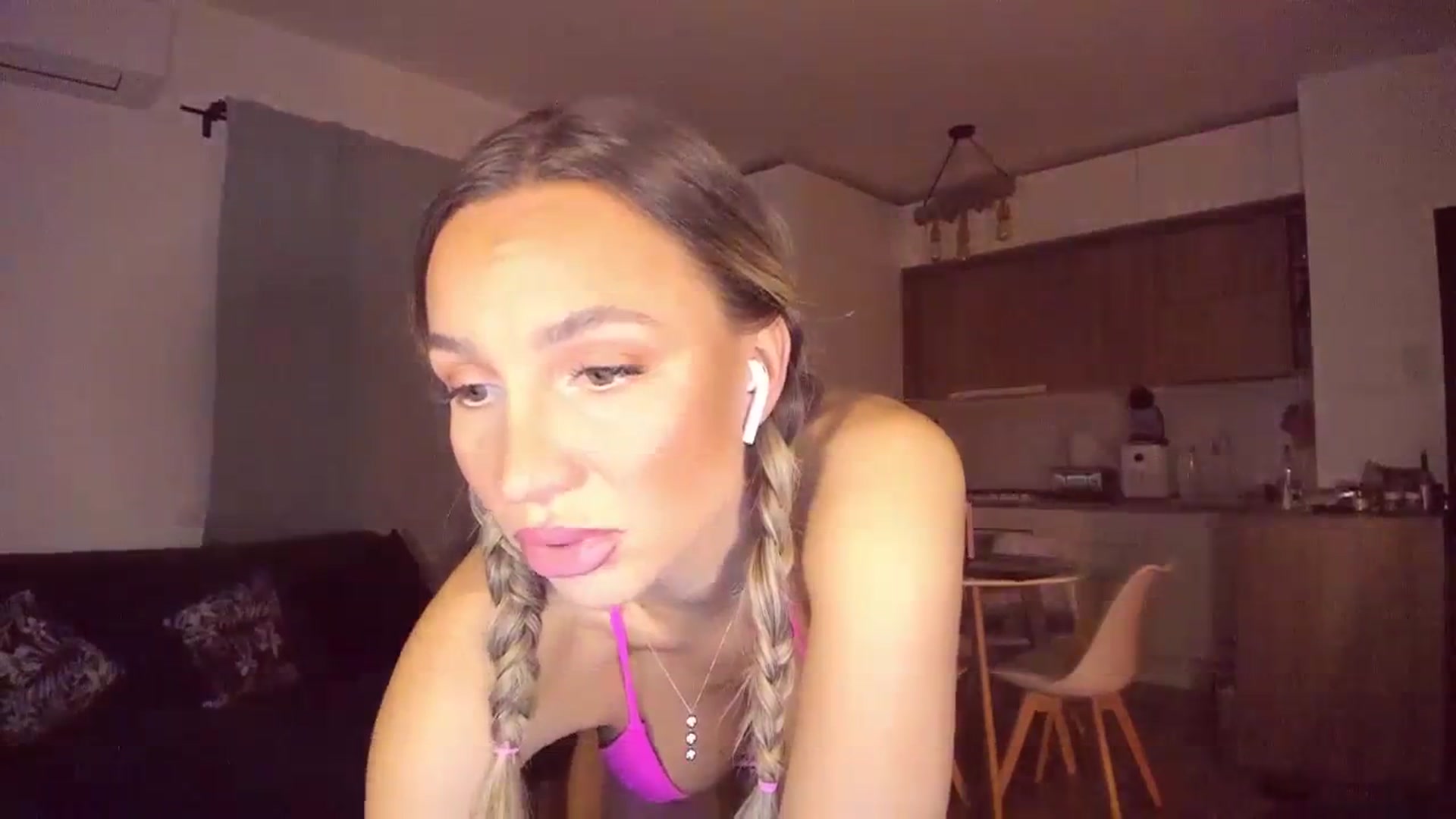 Gallery image thumbnail from CoolElissa's myfreecams stream on, 10/26/2023, 02:27 image 17 of 20