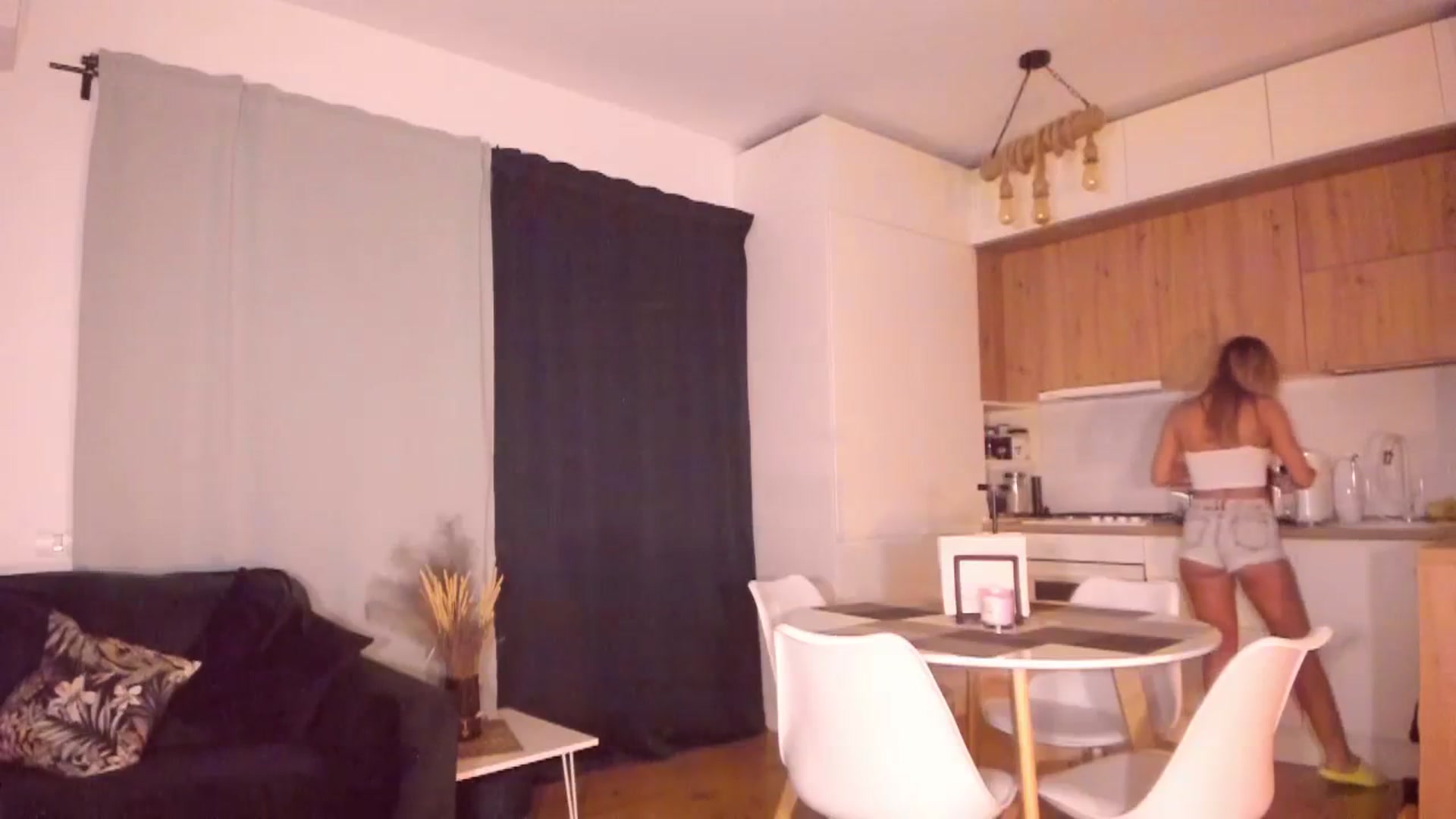 Gallery image thumbnail from CoolElissa's myfreecams stream on, 11/02/2023, 02:58 image 15 of 20