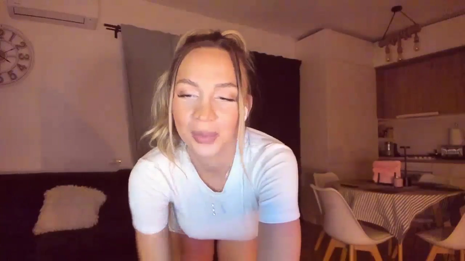 Gallery image thumbnail from CoolElissa's myfreecams stream on, 11/10/2023, 02:29 image 12 of 20