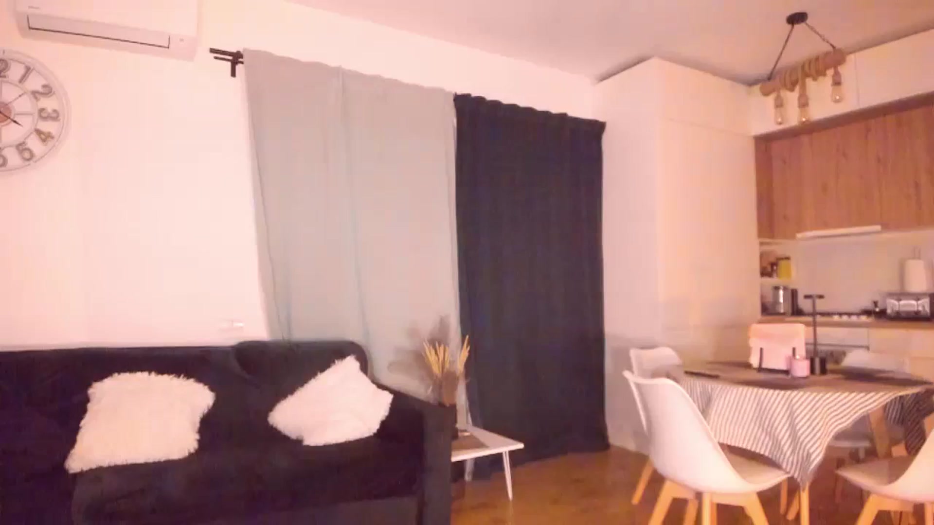 Gallery image thumbnail from CoolElissa's myfreecams stream on, 11/10/2023, 02:29 image 11 of 20