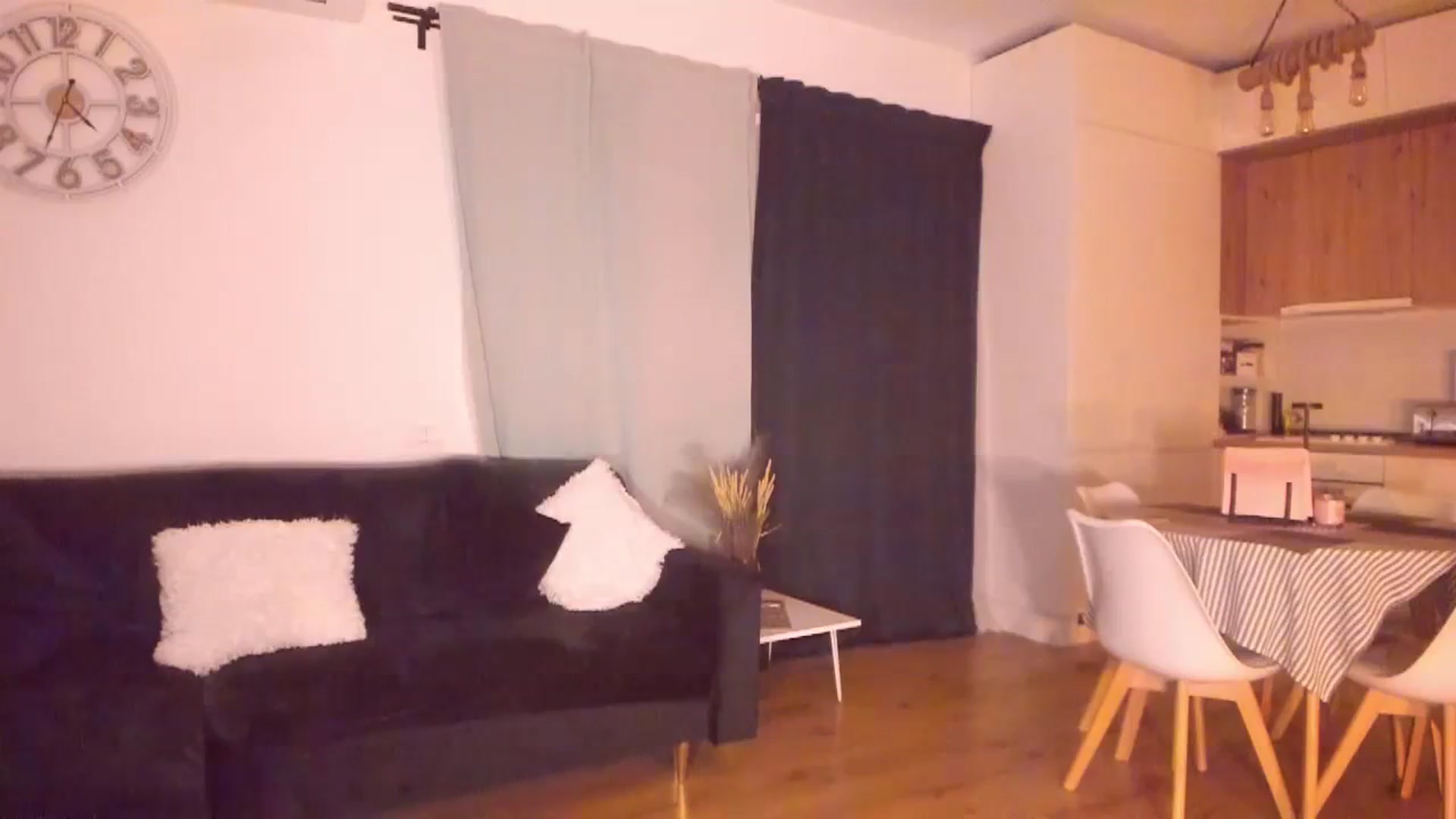 Gallery image thumbnail from CoolElissa's myfreecams stream on, 11/15/2023, 03:35 image 12 of 20