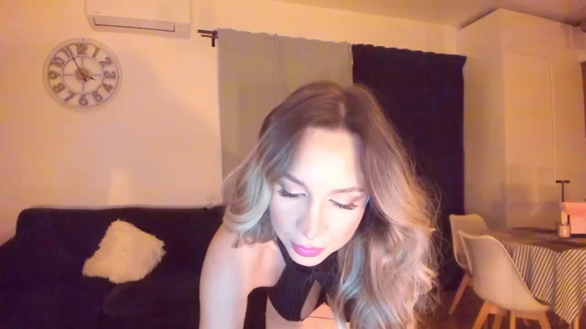 Gallery image thumbnail from CoolElissa's myfreecams stream on, 11/17/2023, 02:29 image 3 of 20