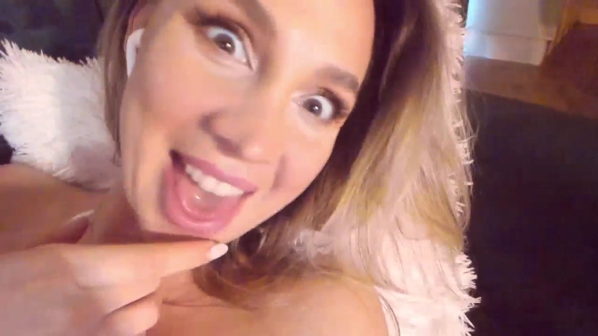 Gallery image thumbnail from CoolElissa's myfreecams stream on, 11/30/2023, 06:14 image 14 of 20