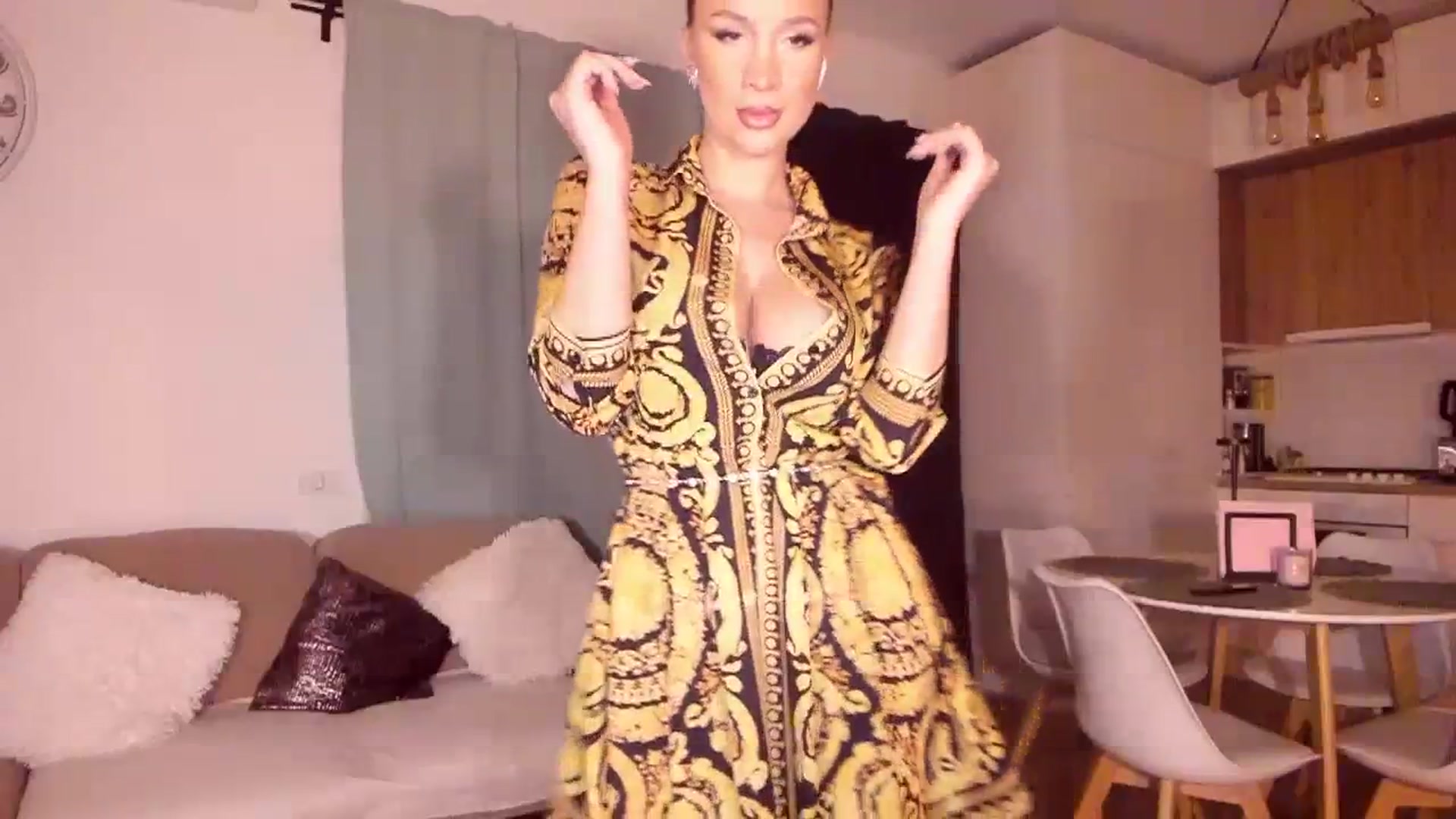 Gallery image thumbnail from CoolElissa's myfreecams stream on, 12/19/2023, 04:09 image 6 of 20