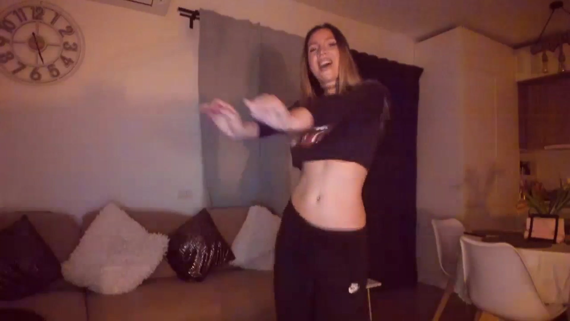 Gallery image thumbnail from CoolElissa's myfreecams stream on, 01/24/2024, 03:43 image 16 of 20