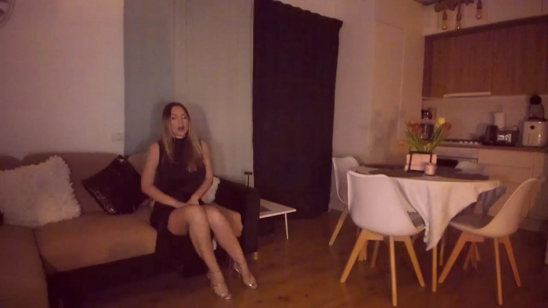 Gallery image thumbnail from CoolElissa's myfreecams stream on, 01/25/2024, 04:32 image 2 of 20