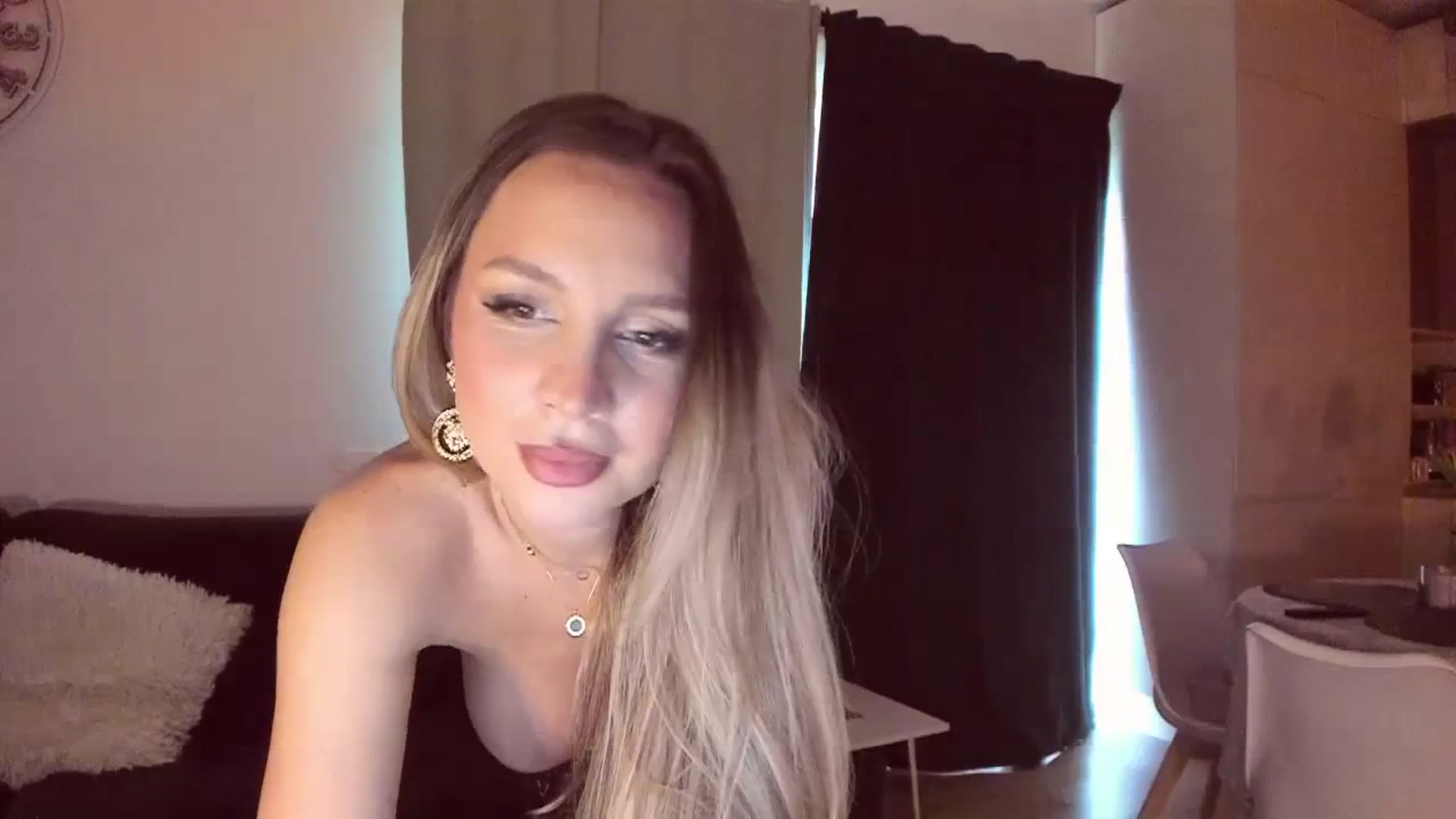 Gallery image thumbnail from CoolElissa's myfreecams stream on, 01/28/2024, 07:42 image 4 of 20
