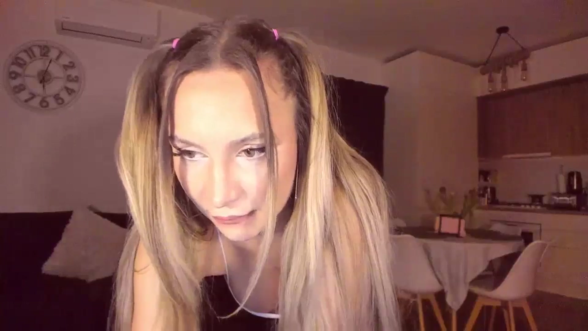 Gallery image thumbnail from CoolElissa's myfreecams stream on, 01/29/2024, 04:45 image 12 of 20