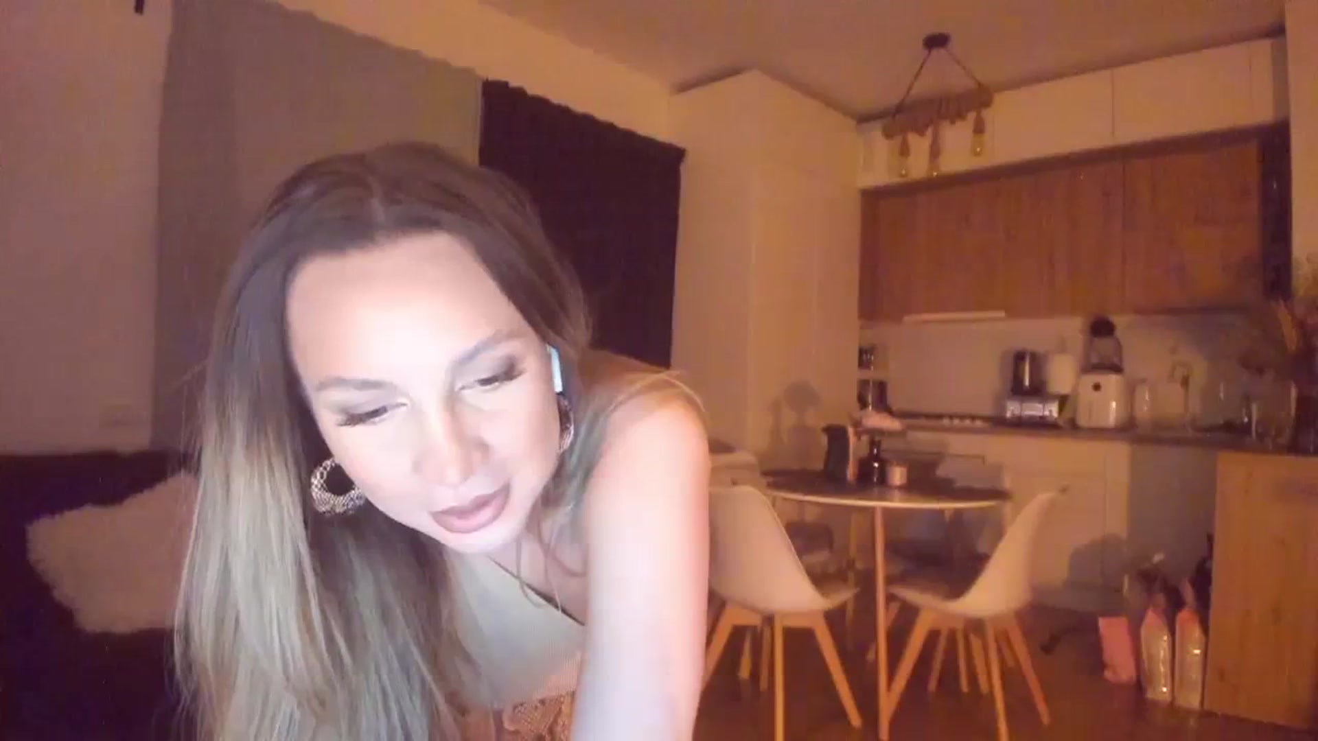 Gallery image thumbnail from CoolElissa's myfreecams stream on, 02/21/2024, 04:14 image 5 of 20