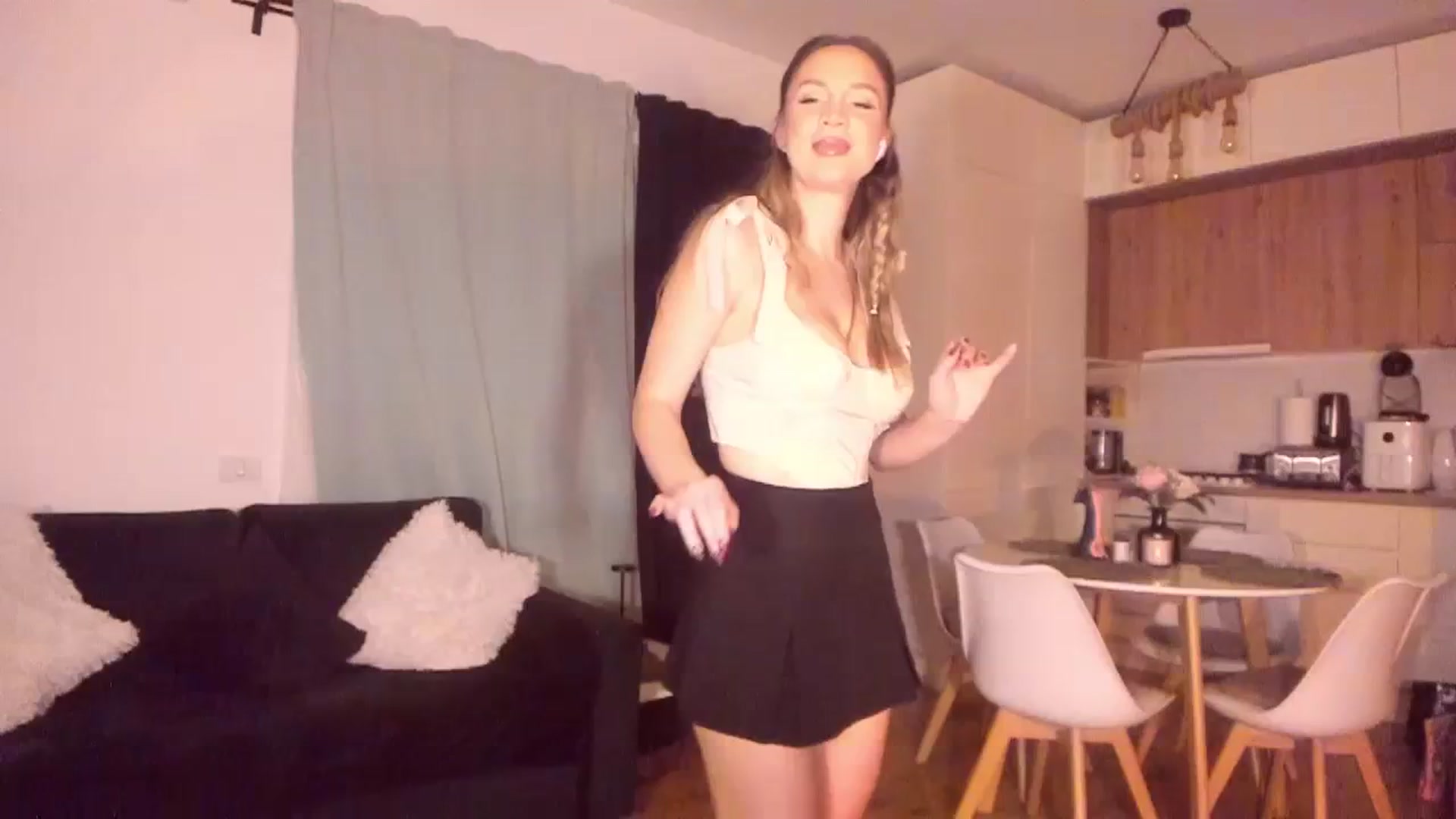 Gallery image thumbnail from CoolElissa's myfreecams stream on, 02/23/2024, 04:24 image 9 of 20