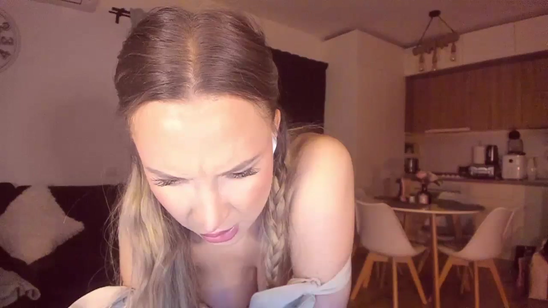 Gallery image thumbnail from CoolElissa's myfreecams stream on, 02/23/2024, 04:24 image 18 of 20