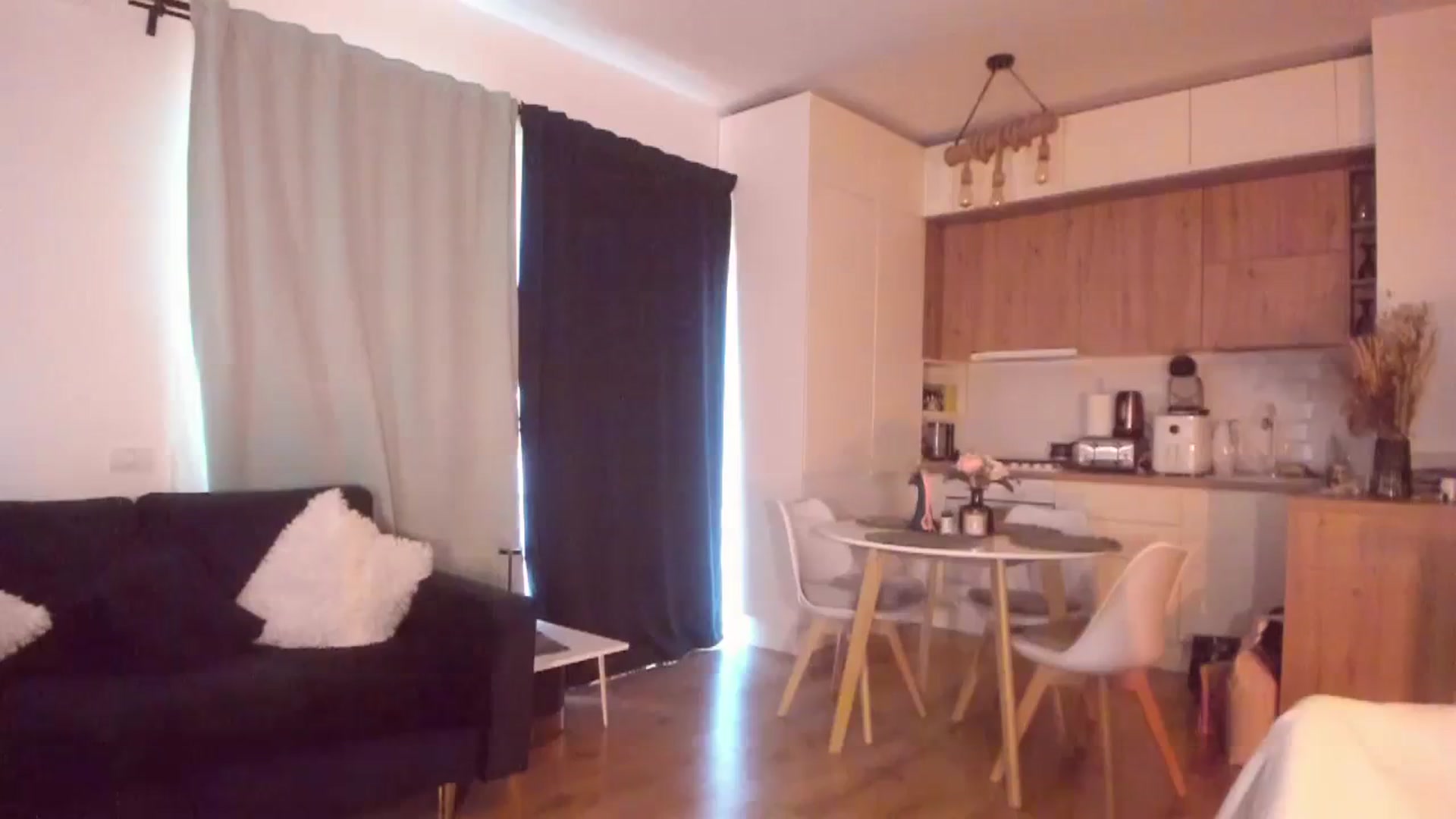 Gallery image thumbnail from CoolElissa's myfreecams stream on, 02/23/2024, 06:28 image 11 of 20