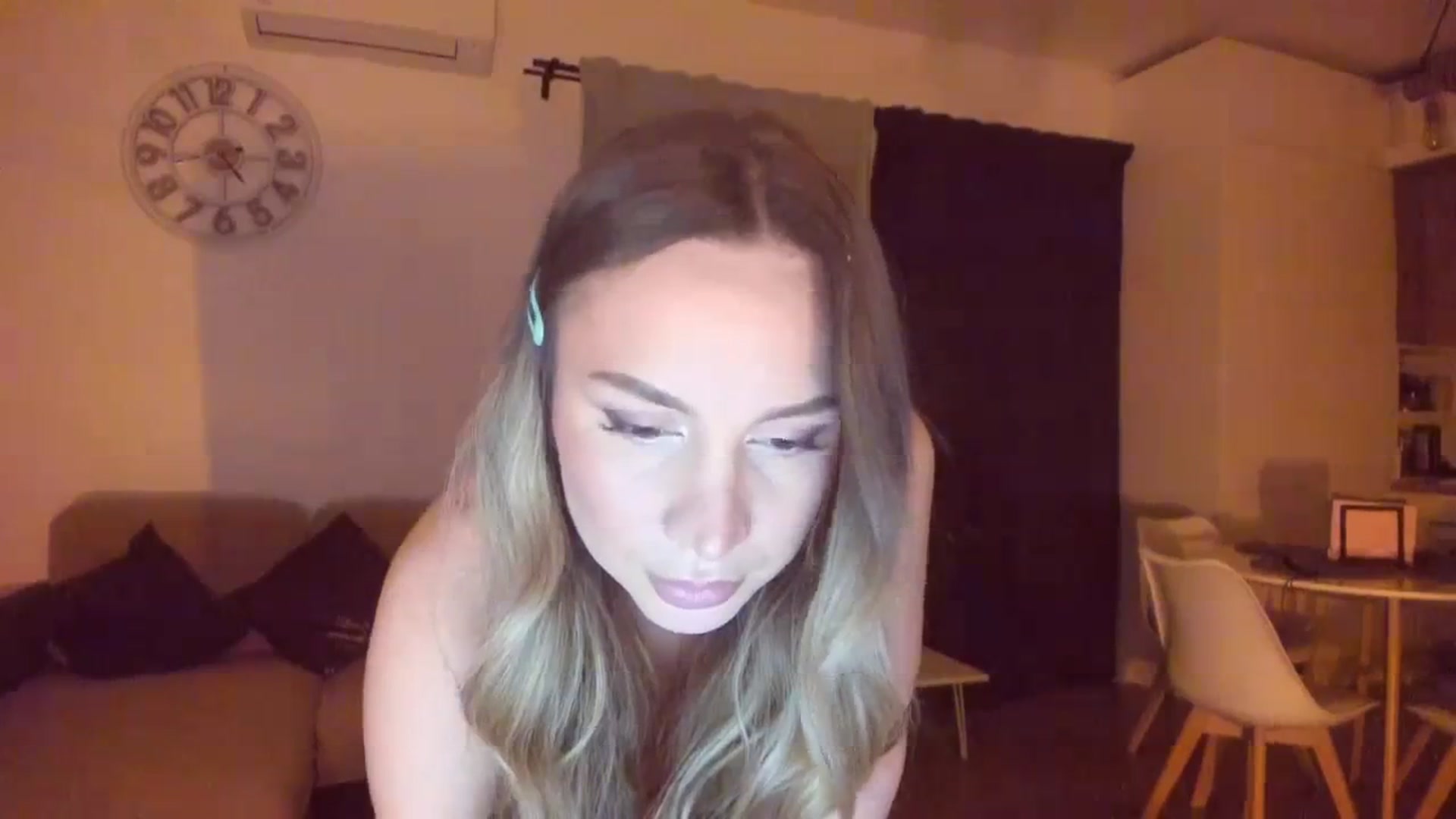 Gallery image thumbnail from CoolElissa's myfreecams stream on, 03/29/2024, 04:31 image 6 of 20