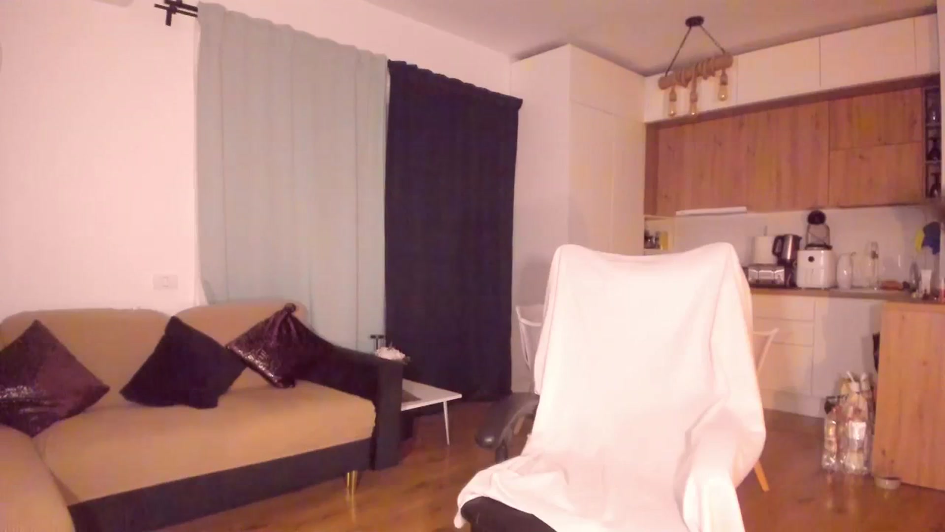 Gallery image thumbnail from CoolElissa's myfreecams stream on, 03/31/2024, 03:34 image 14 of 20