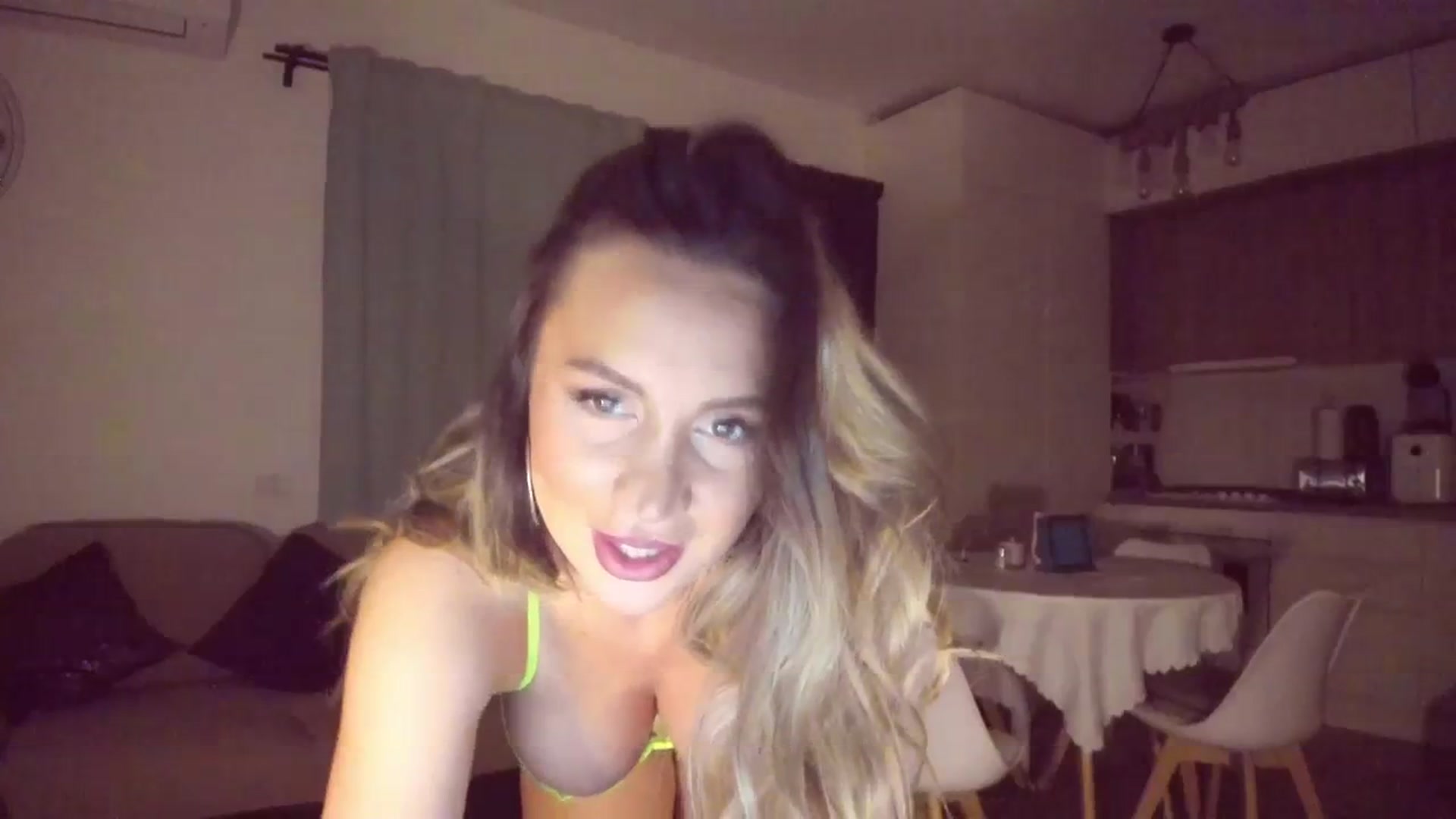 Gallery image thumbnail from CoolElissa's myfreecams stream on, 04/13/2024, 03:08 image 8 of 20