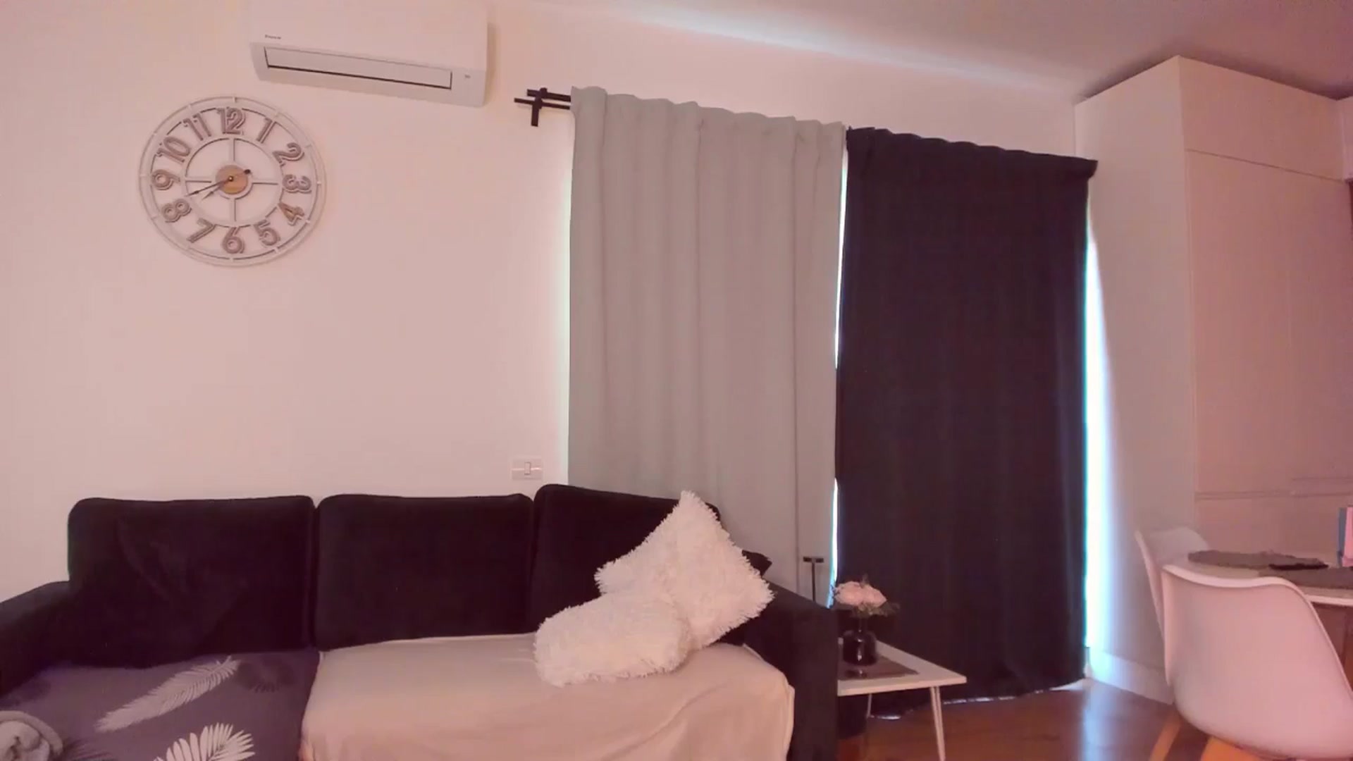 Gallery image thumbnail from CoolElissa's myfreecams stream on, 04/21/2024, 06:36 image 2 of 20