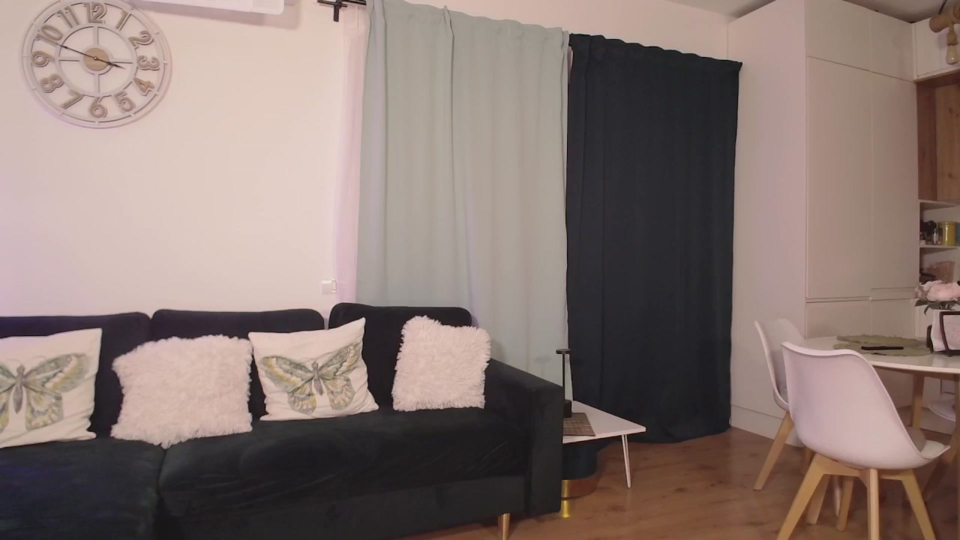 Gallery image thumbnail from CoolElissa's myfreecams stream on, 09/27/2024, 03:37 image 1 of 20