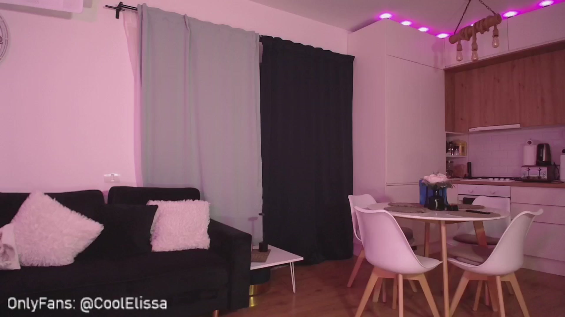 Gallery image thumbnail from CoolElissa's myfreecams stream on, 10/10/2024, 04:54 image 1 of 20