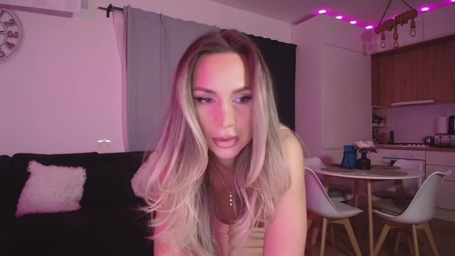 Gallery image thumbnail from CoolElissa's myfreecams stream on, 10/11/2024, 03:42 image 5 of 20