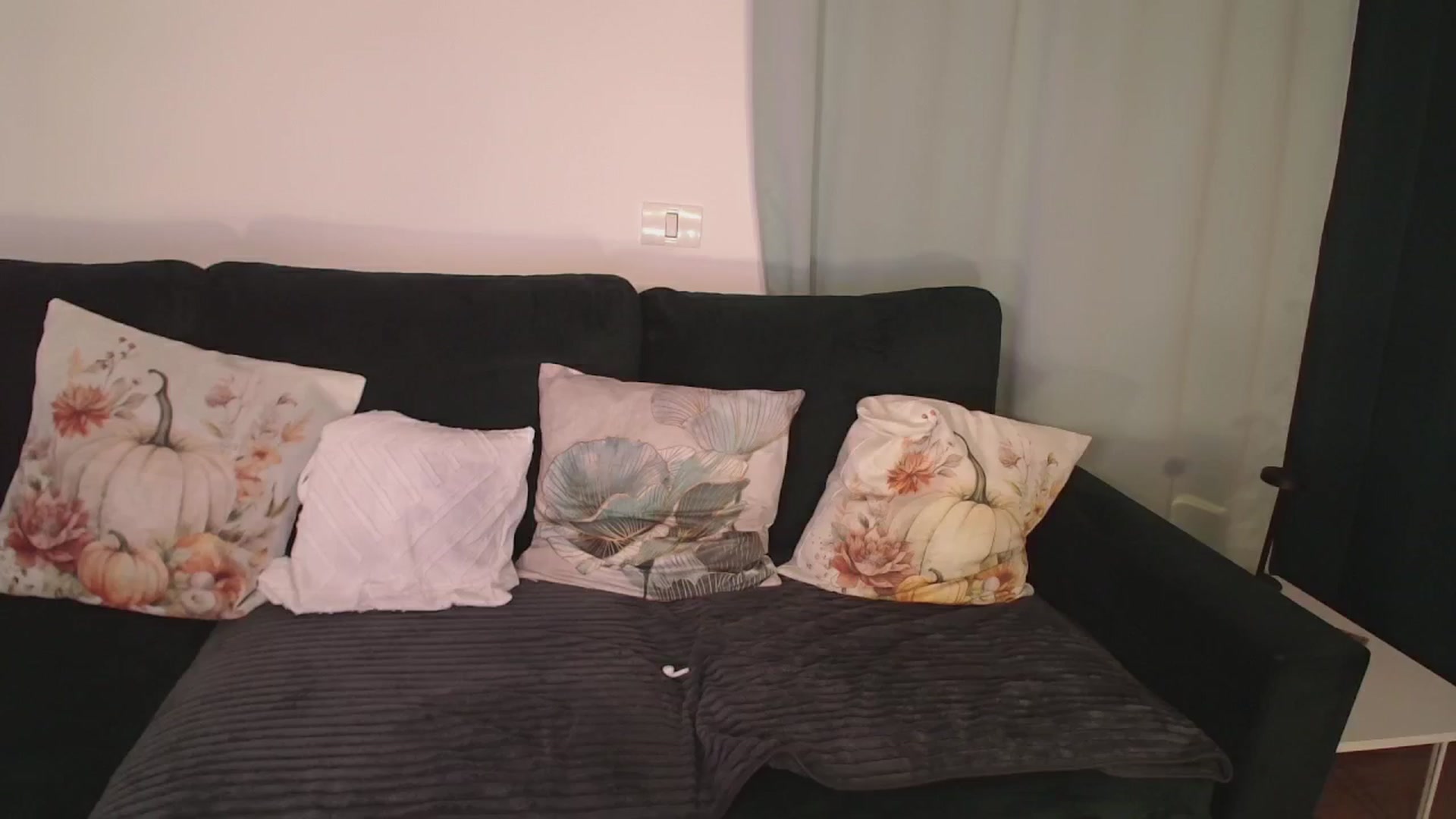 Gallery image thumbnail from CoolElissa's myfreecams stream on, 11/13/2024, 06:04 image 7 of 20