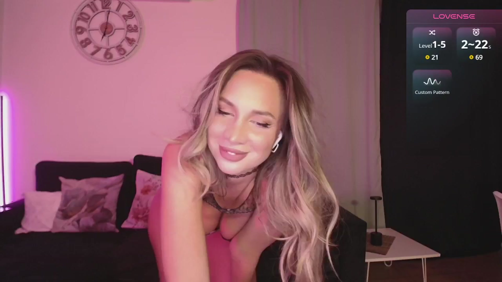Gallery image thumbnail from CoolElissa's myfreecams stream on, 11/16/2024, 05:31 image 18 of 20