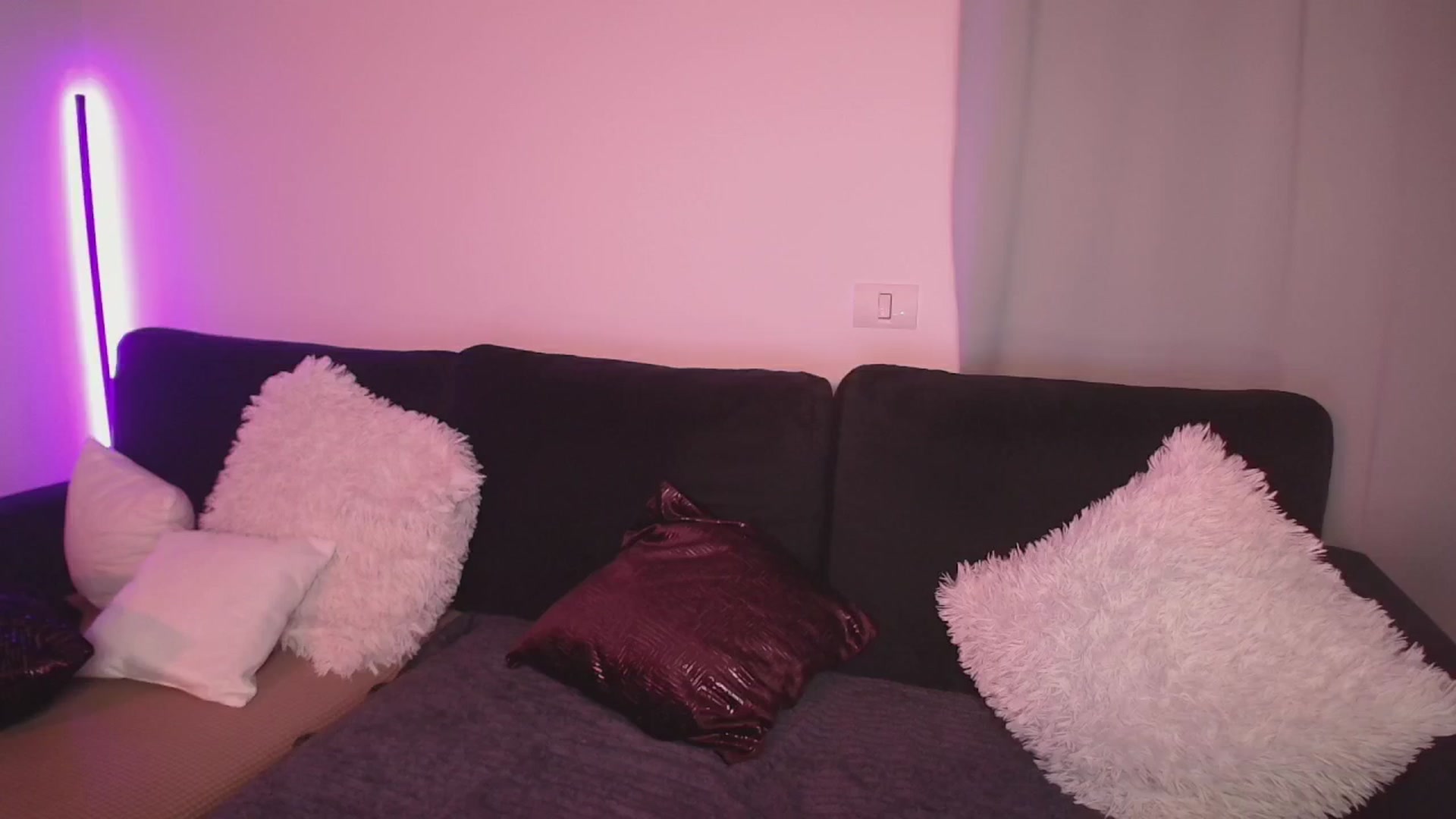 Gallery image thumbnail from CoolElissa's myfreecams stream on, 12/18/2024, 06:45 image 13 of 20