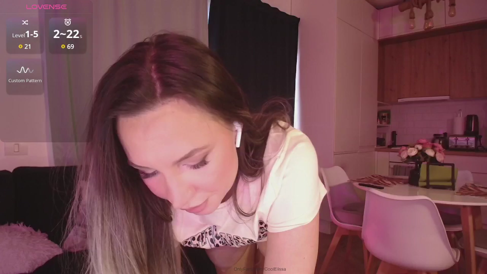 Gallery image thumbnail from CoolElissa's myfreecams stream on, 02/26/2025, 05:39 image 14 of 20