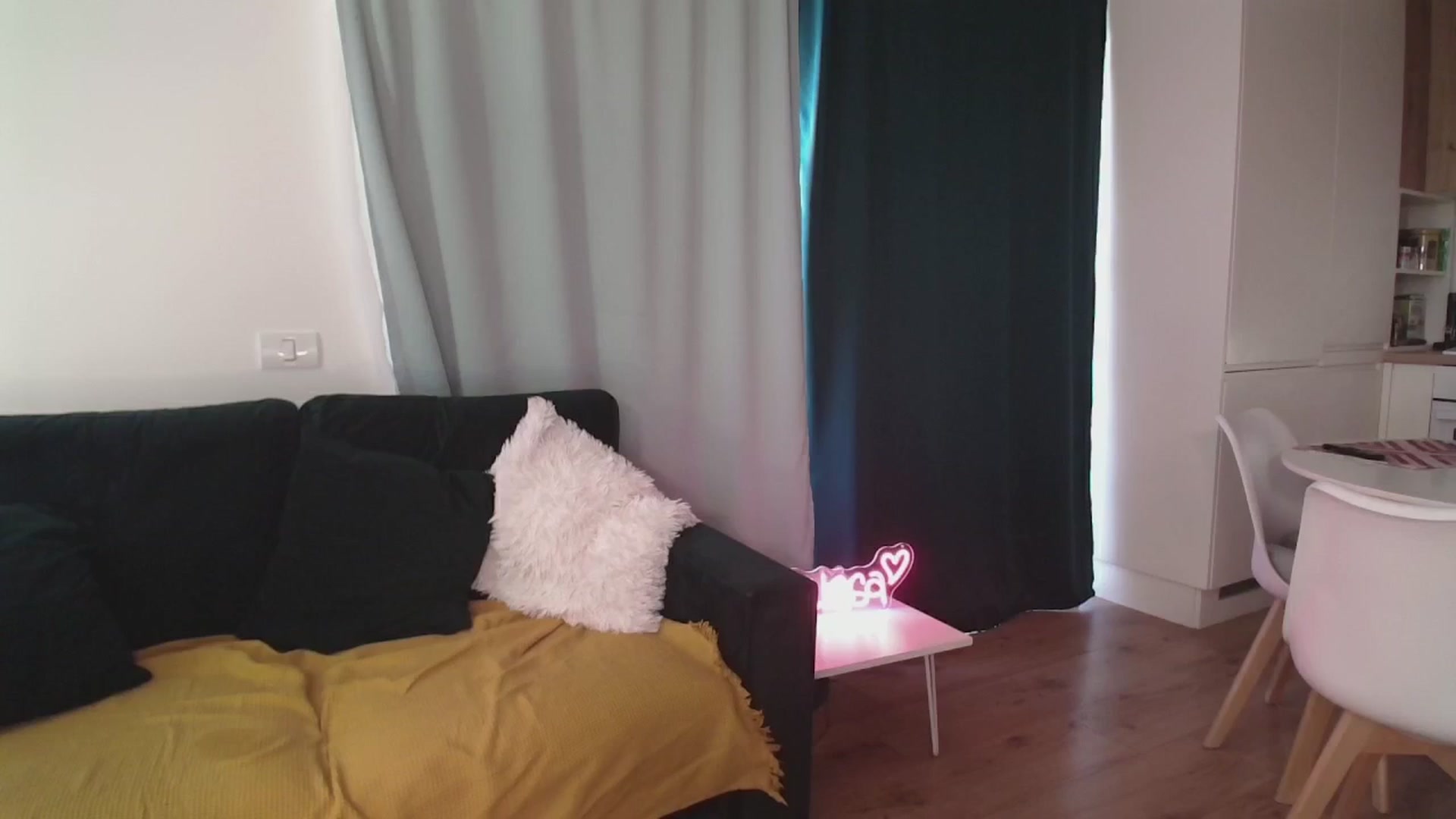 Gallery image thumbnail from CoolElissa's myfreecams stream on, 03/21/2025, 06:23 image 2 of 20