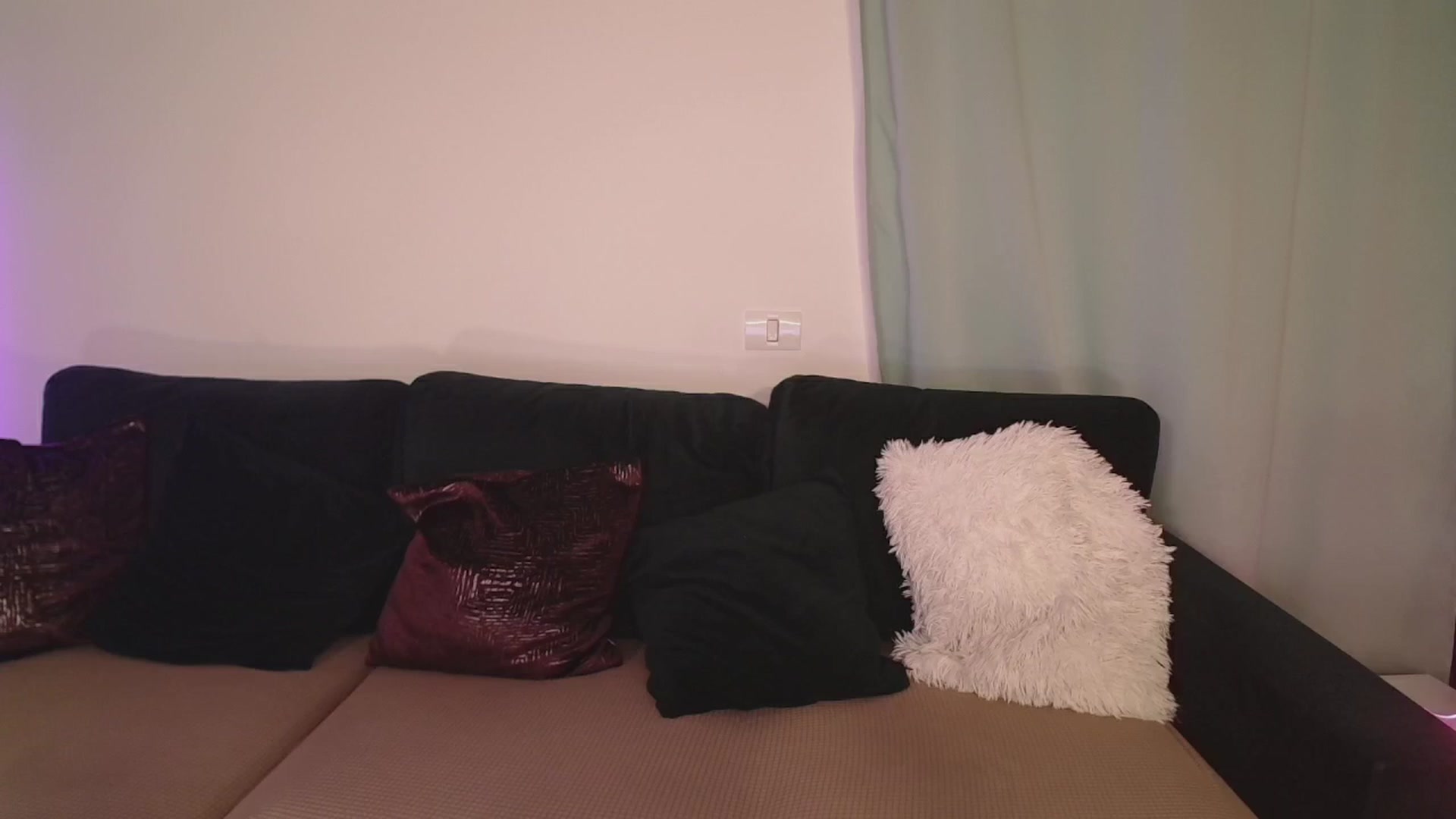 Gallery image thumbnail from CoolElissa's myfreecams stream on, 04/15/2025, 05:43 image 13 of 20
