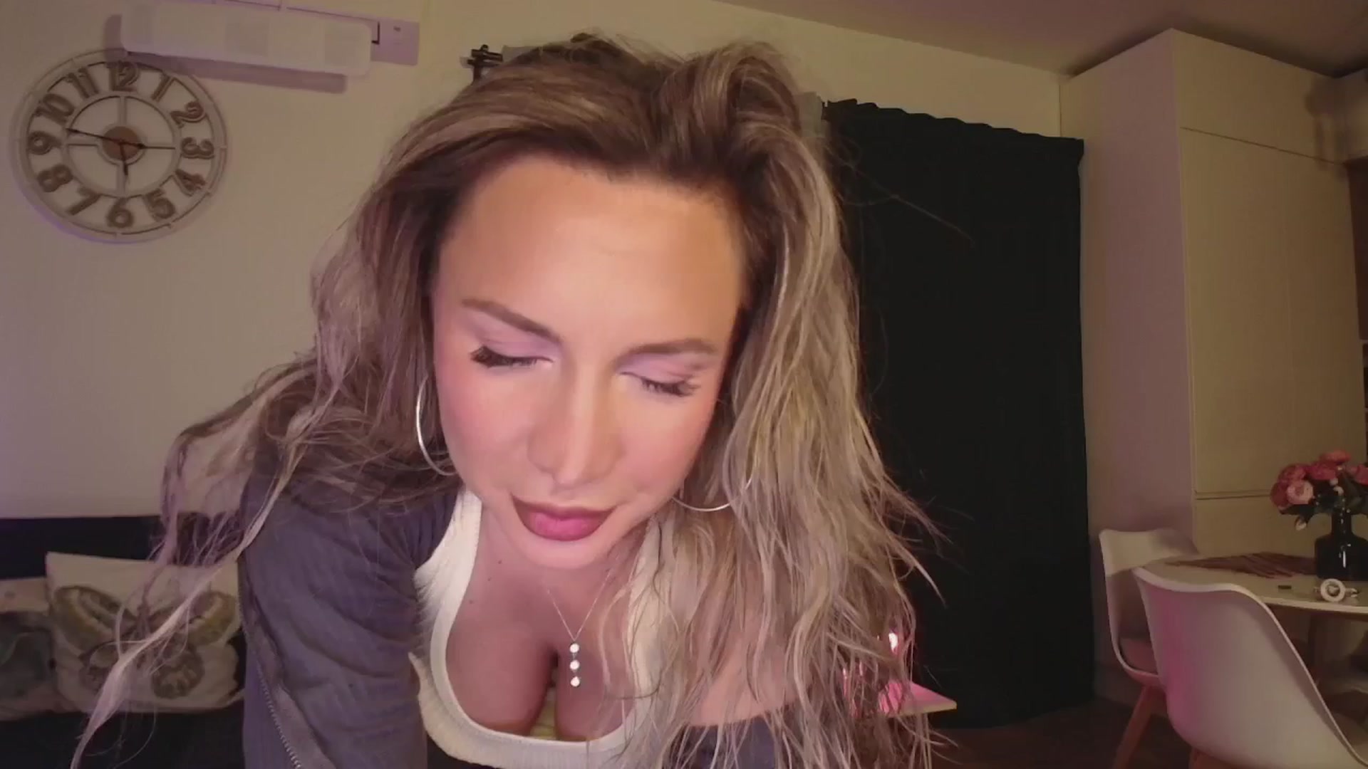 Gallery image thumbnail from CoolElissa's myfreecams stream on, 05/02/2025, 02:59 image 3 of 20