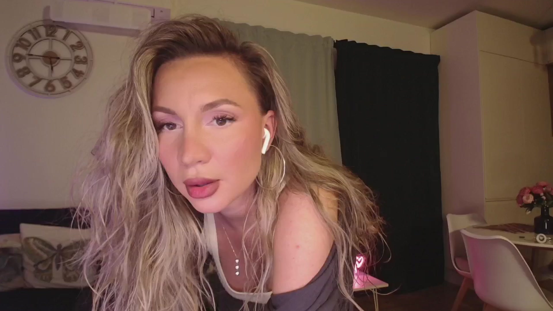 Gallery image thumbnail from CoolElissa's myfreecams stream on, 05/02/2025, 02:59 image 1 of 20