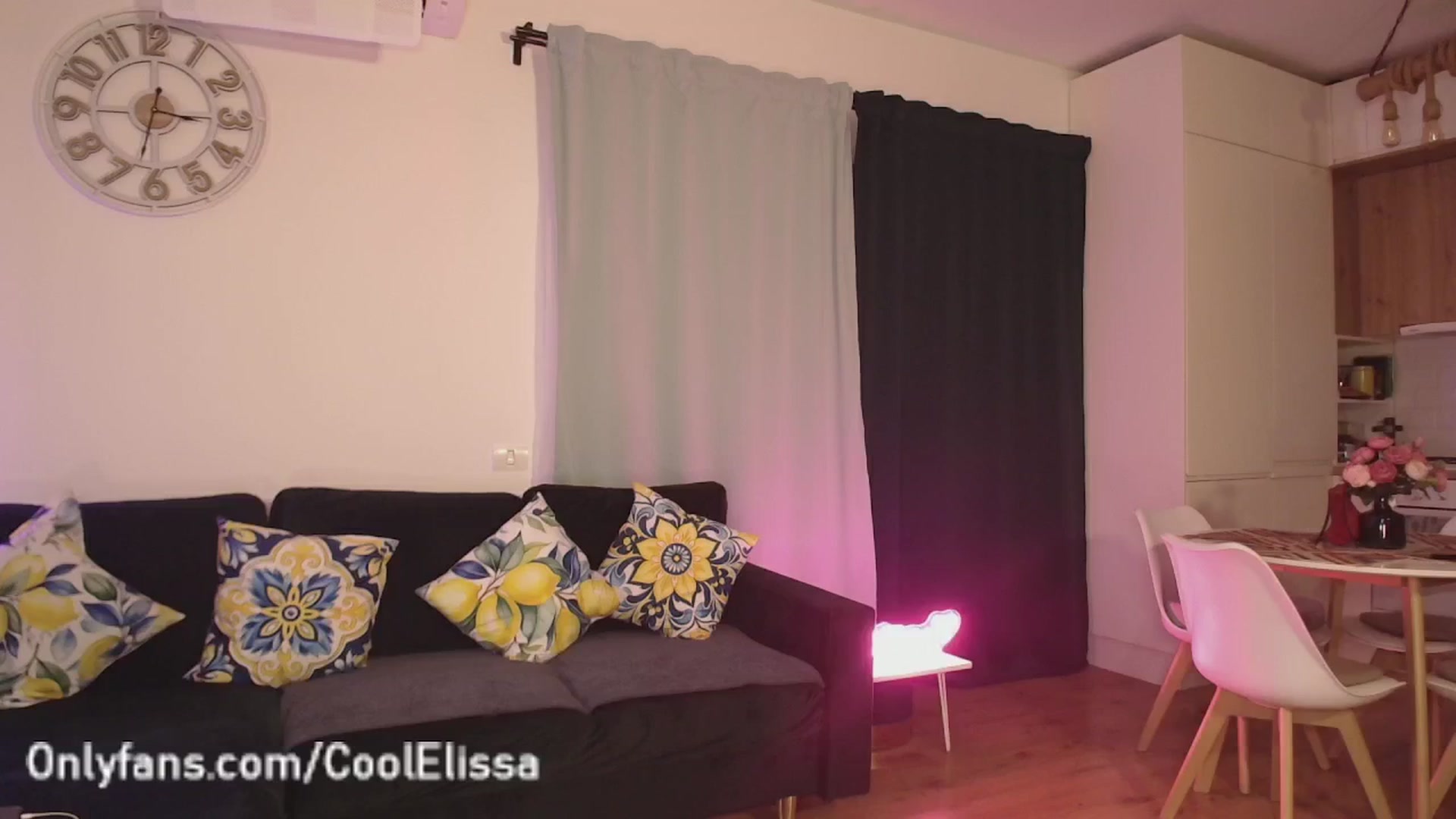 Gallery image thumbnail from CoolElissa's myfreecams stream on, 05/20/2025, 24:41 image 20 of 20